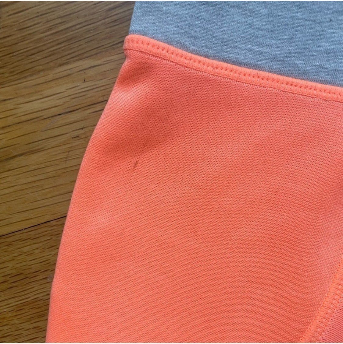 #116 Athleta Fuse Colorblock Sweatshirt Orange XS