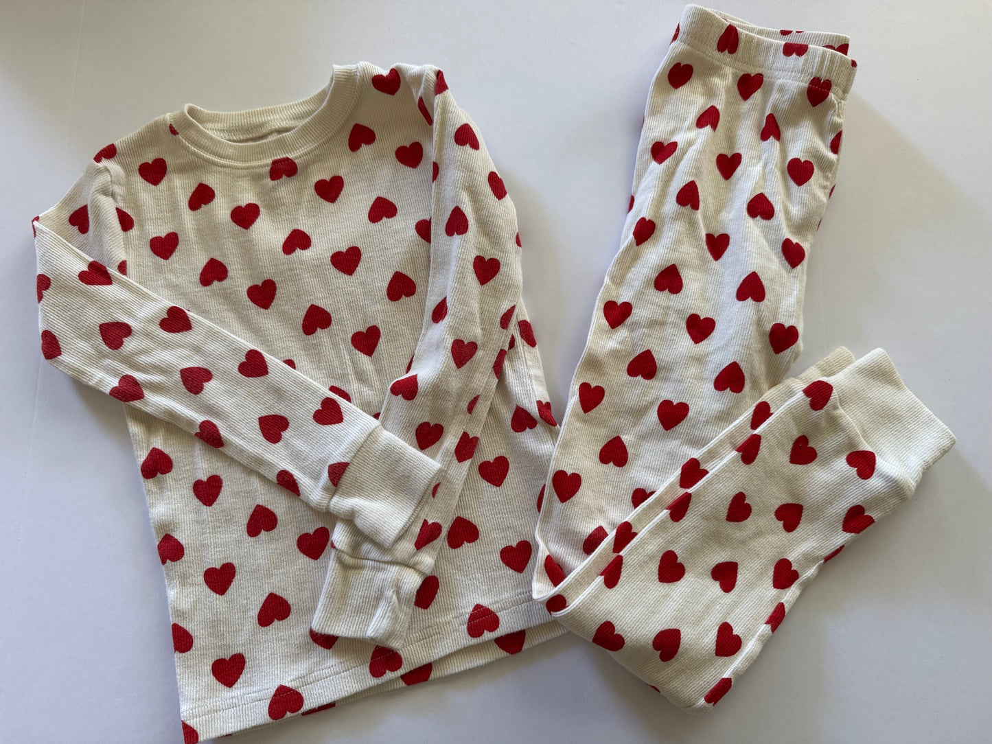REDUCED #92 girl/boy little planet 4 t organic heart pajama set