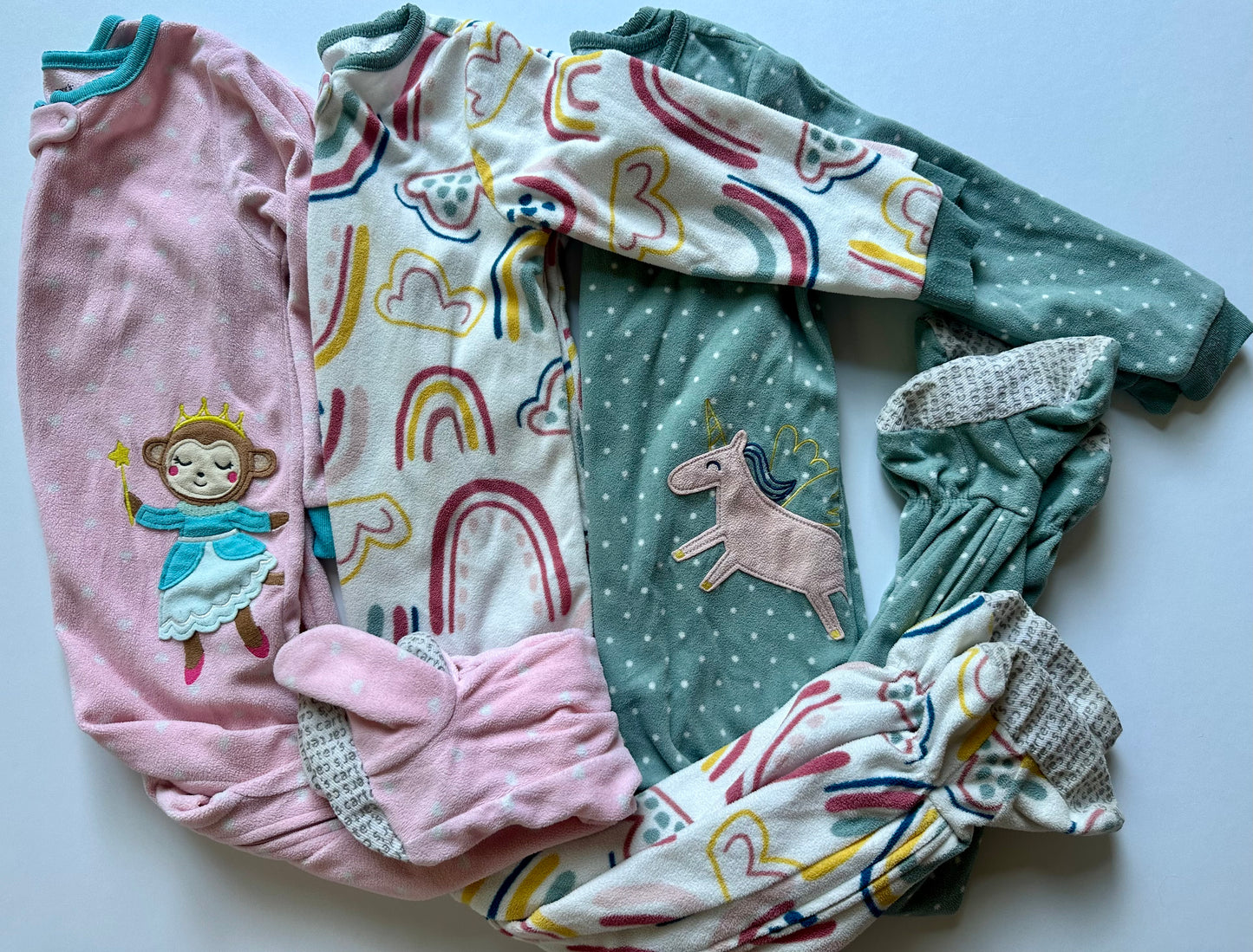 #104 girl carters 4T fleece footed pajamas