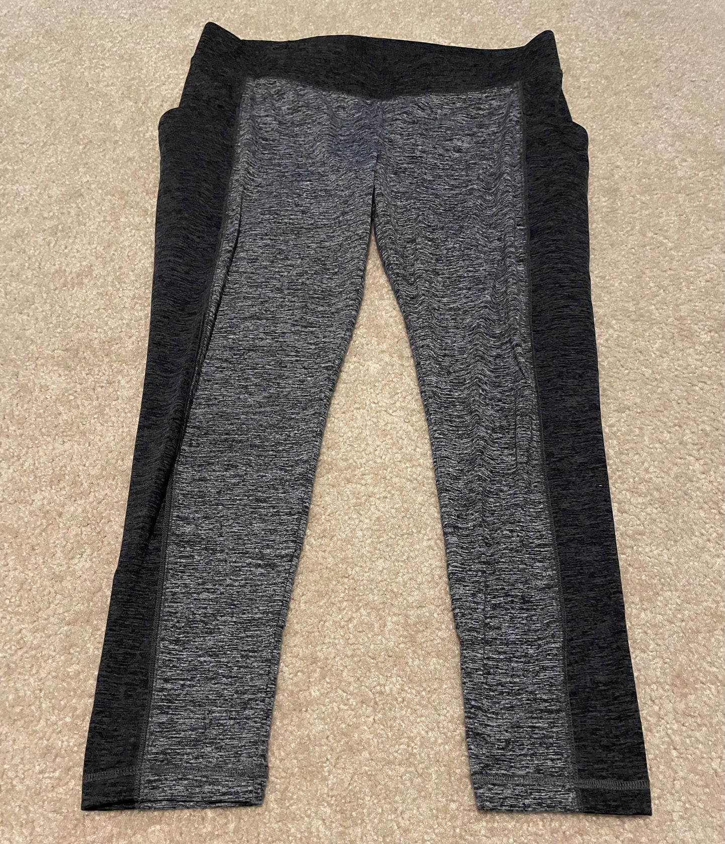 Seller 129- A Pea in the Pod size large maternity leggings