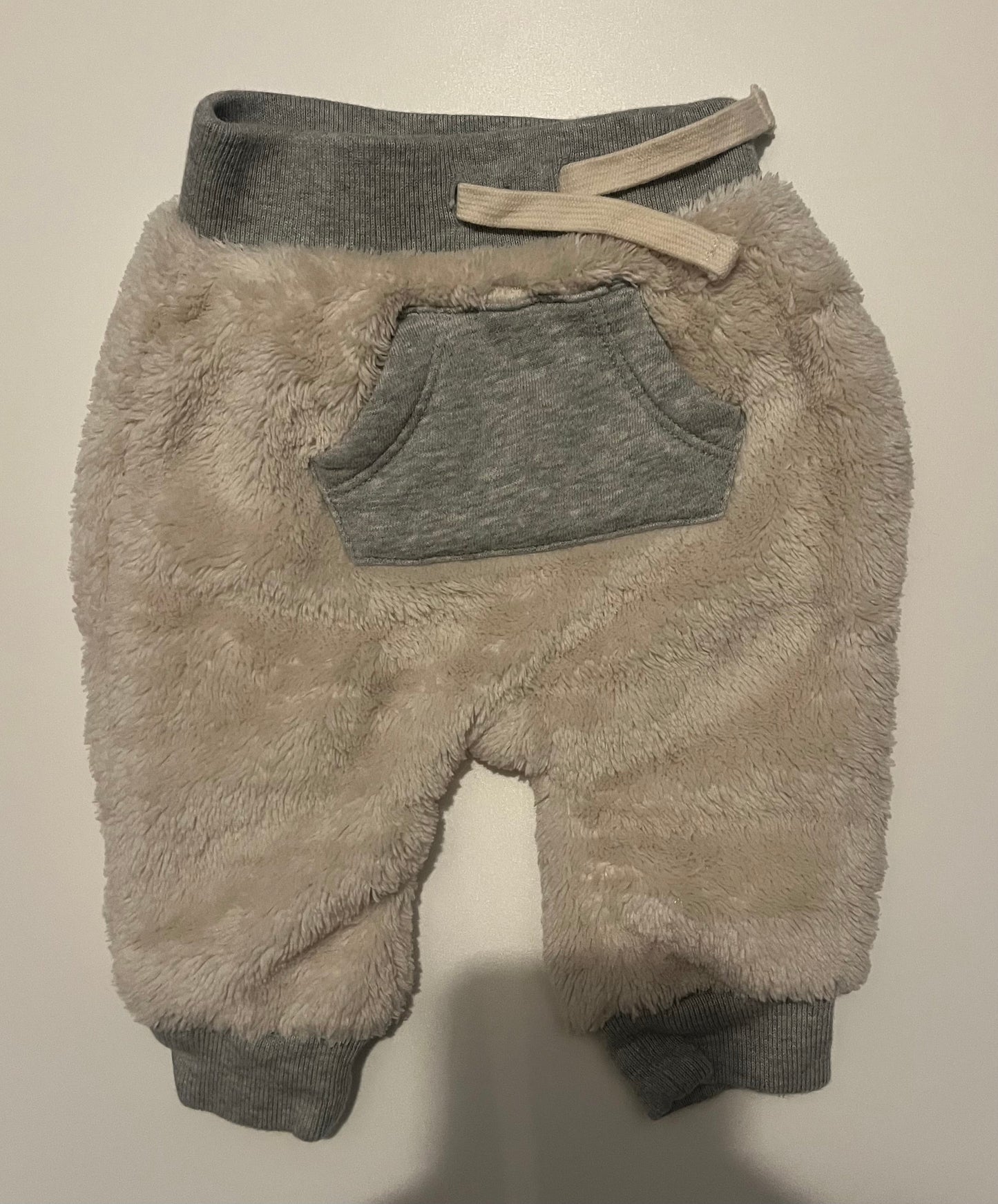 #32 Baby Gap 0-3 polar bear fleece sweatsuit *reduced*