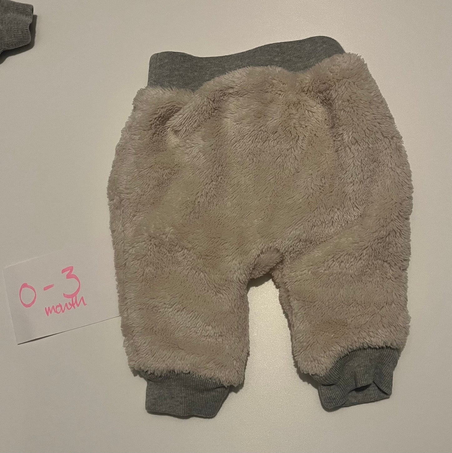 #32 Baby Gap 0-3 polar bear fleece sweatsuit *reduced*