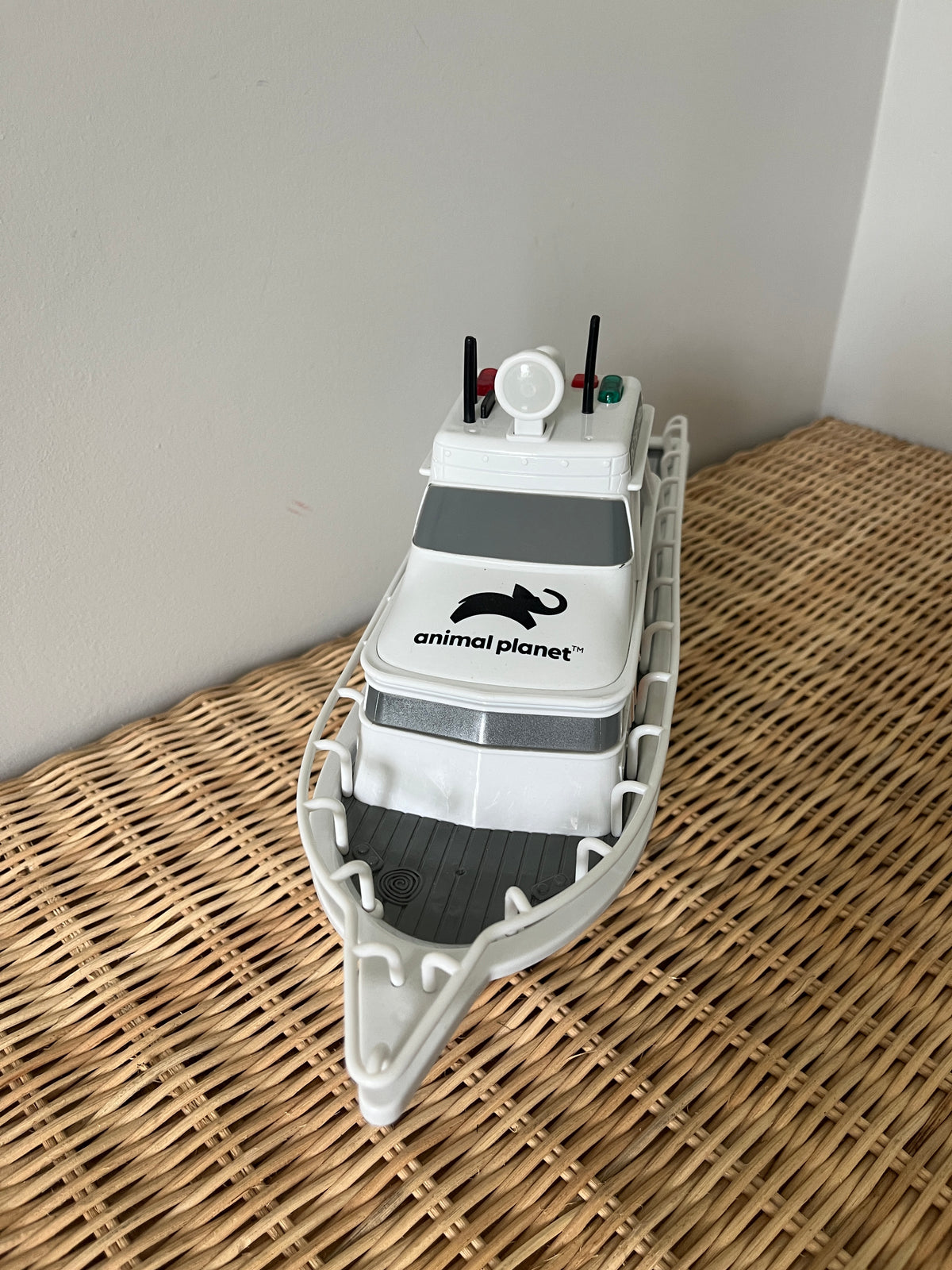135 Animal planet boat and truck