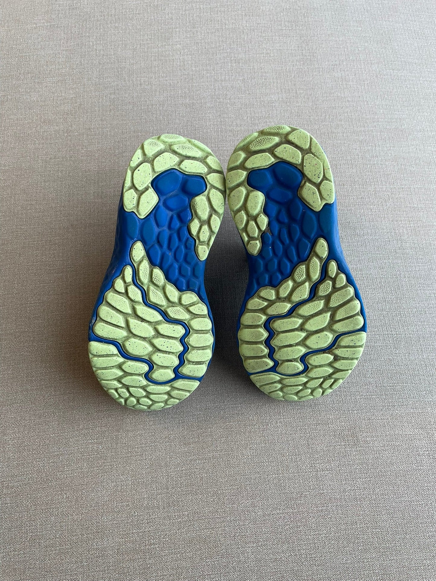 Seller #12 Boys New Balance Fresh Foam Arishi v4 Bungee Lace with Top Strap | Size 11 wide