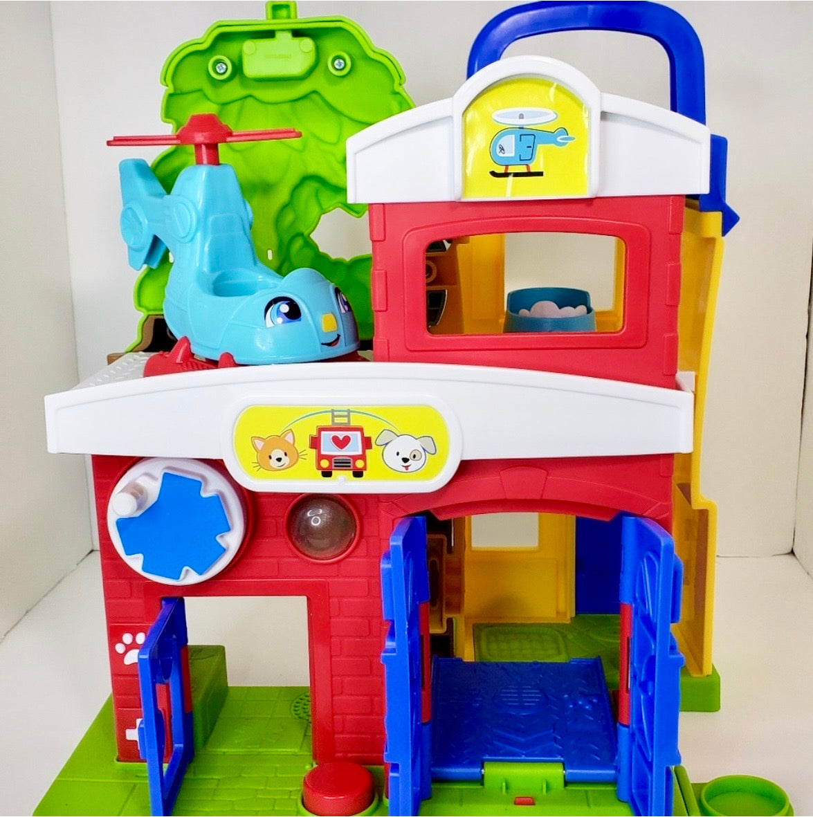 #132 - REDUCED - Fisher Price: Little People Animal Rescue Playset