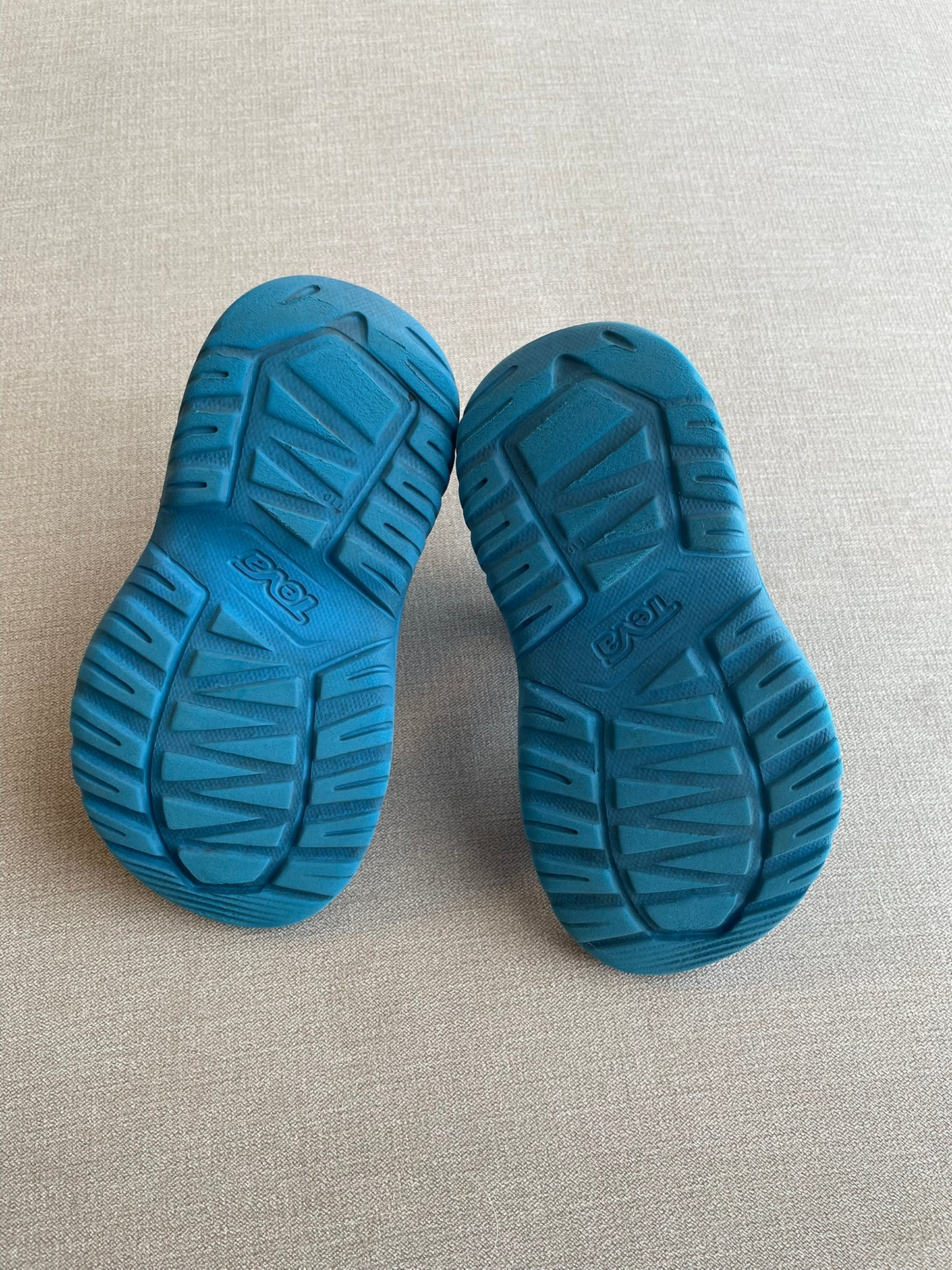 Seller #12 Boys | Blue Teva Sandals | Size 10 (RUN BIG)