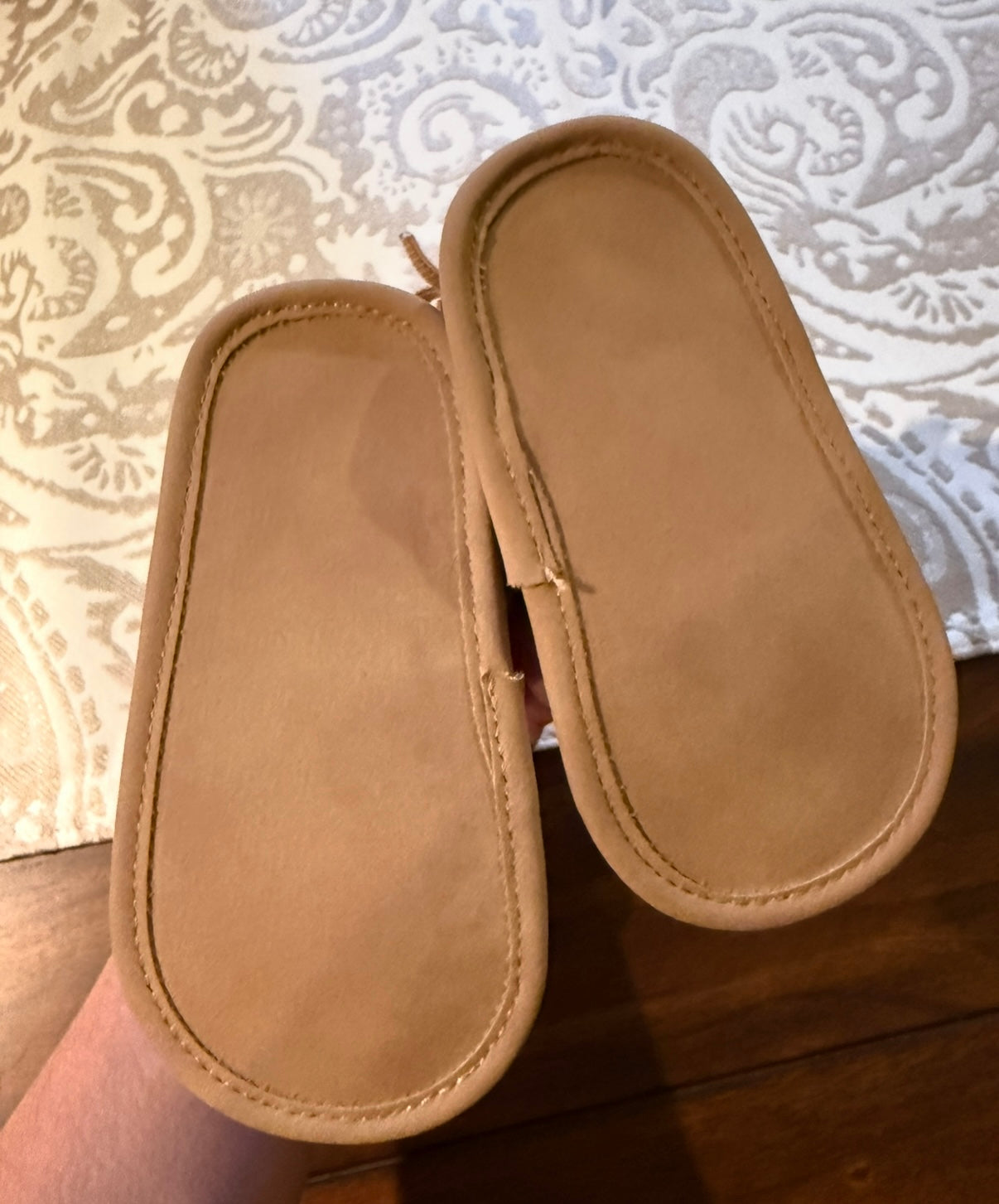 #51 6-9M Girls Soft Sole Boots Warm Fuzzy Interior NWOT