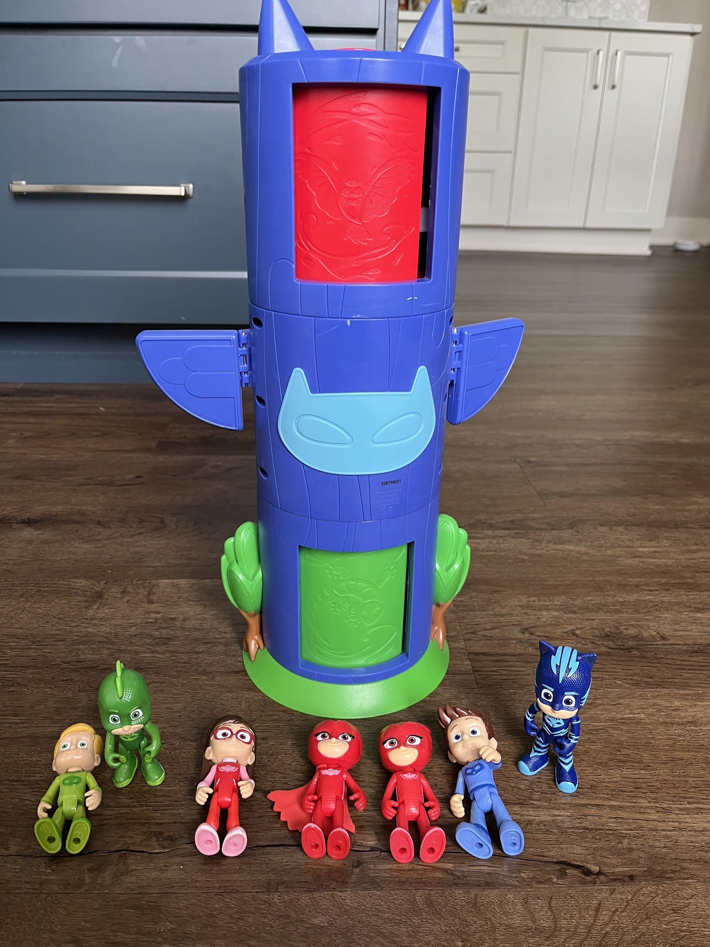 #124 PJ Masks Transforming Tower Totem Pole w/7 Figures Catboy Gekko Owlette