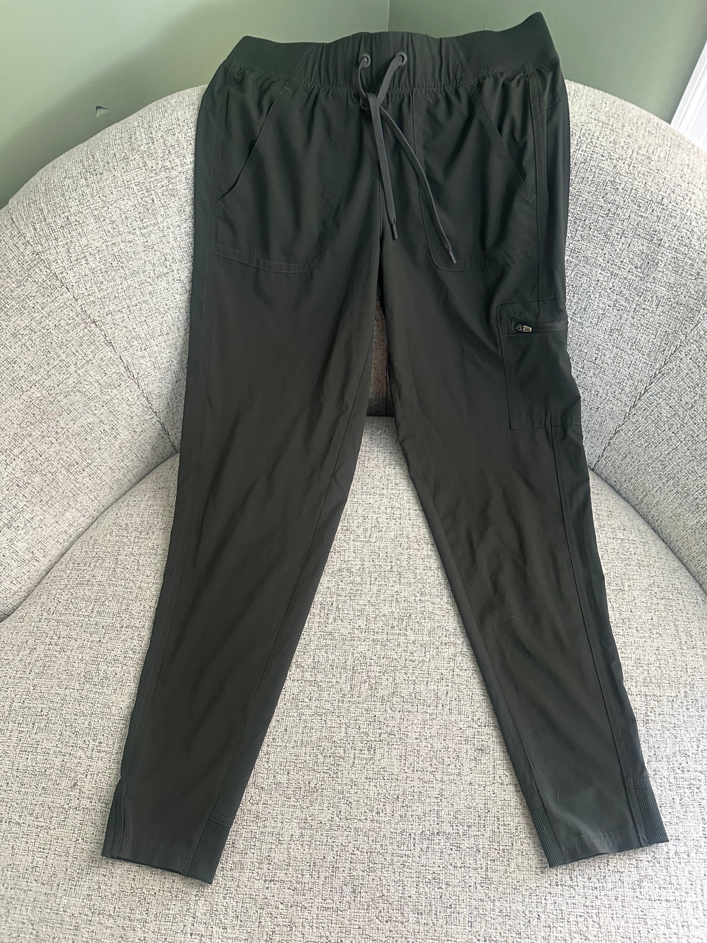 #77 NWOT Champion Women’s Joggers, Small