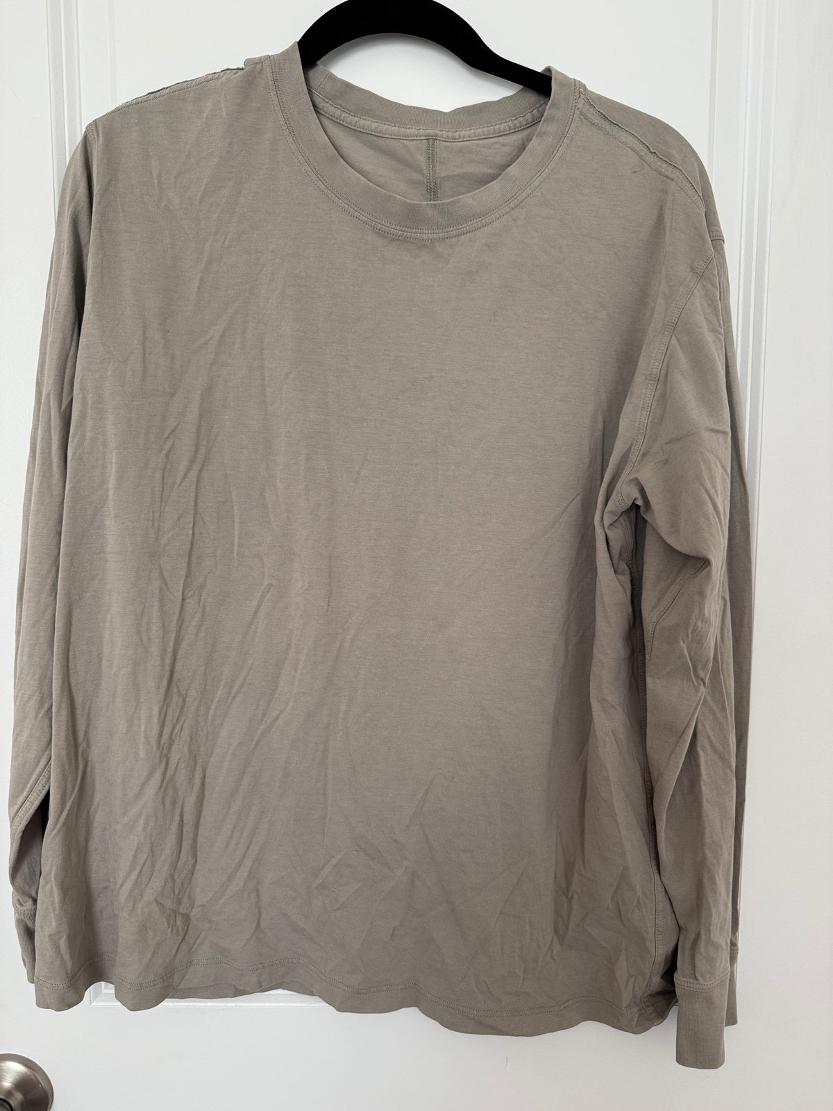 #107 Lululemon Long Sleeve size M