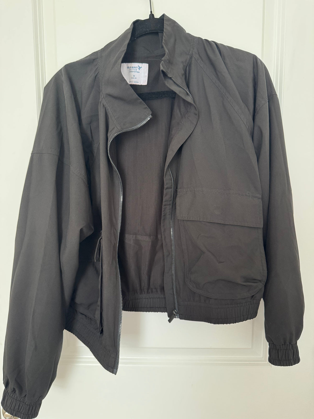 #107 Old Navy Cropped Jacket size M