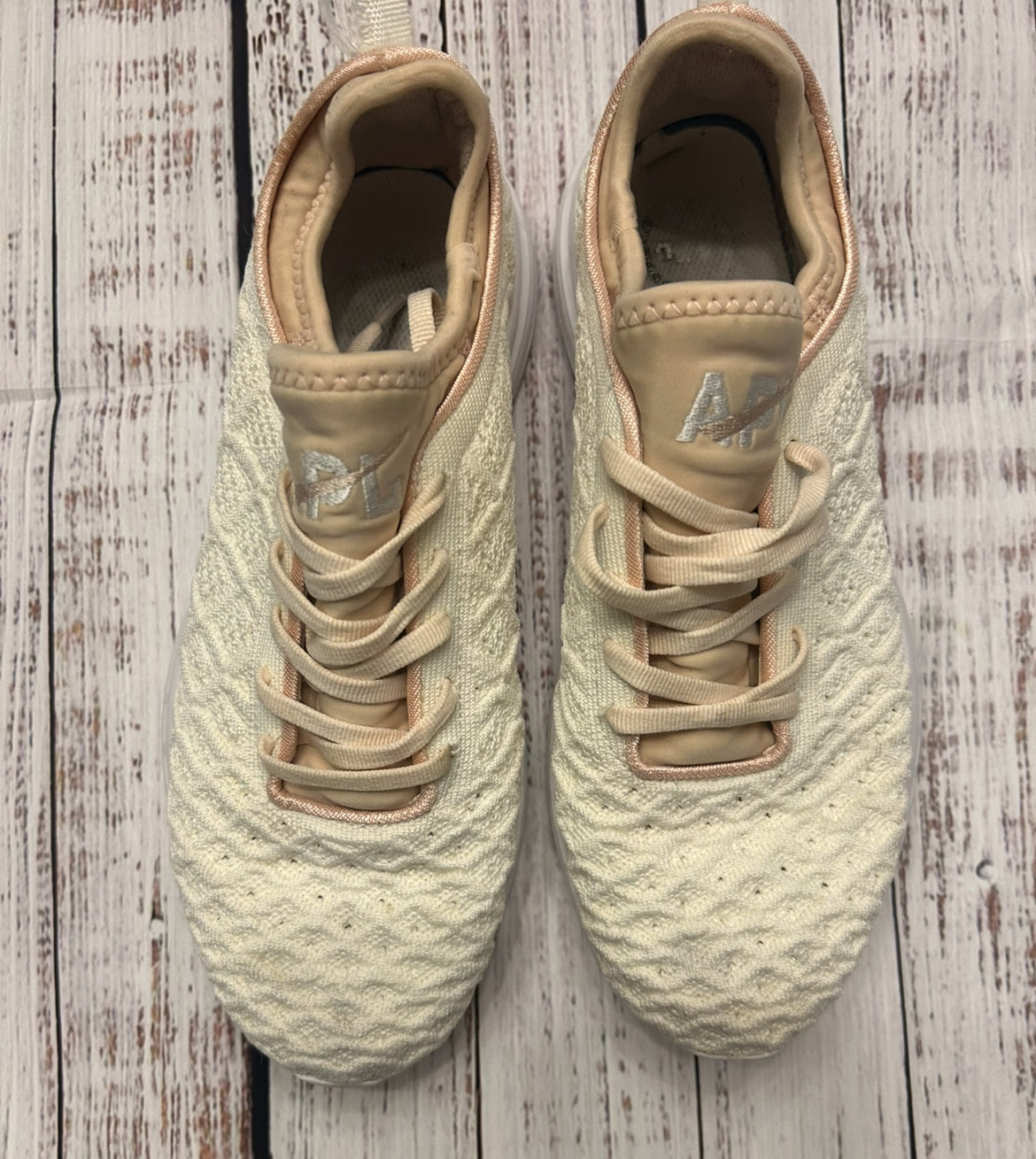 seller #62 APL shoe off white color women size 9