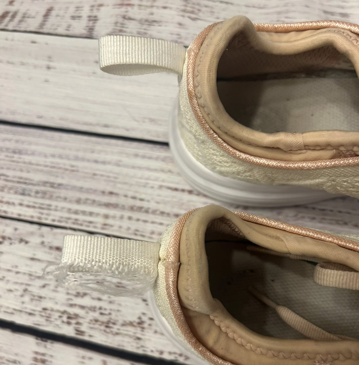 seller #62 APL shoe off white color women size 9