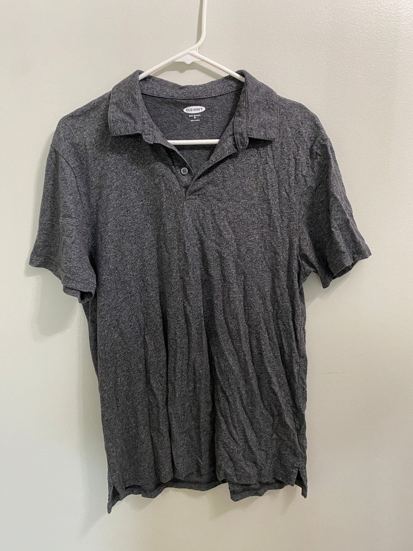 Seller #86 *REDUCED* Men’s old navy polo (size medium-charcoal gray)