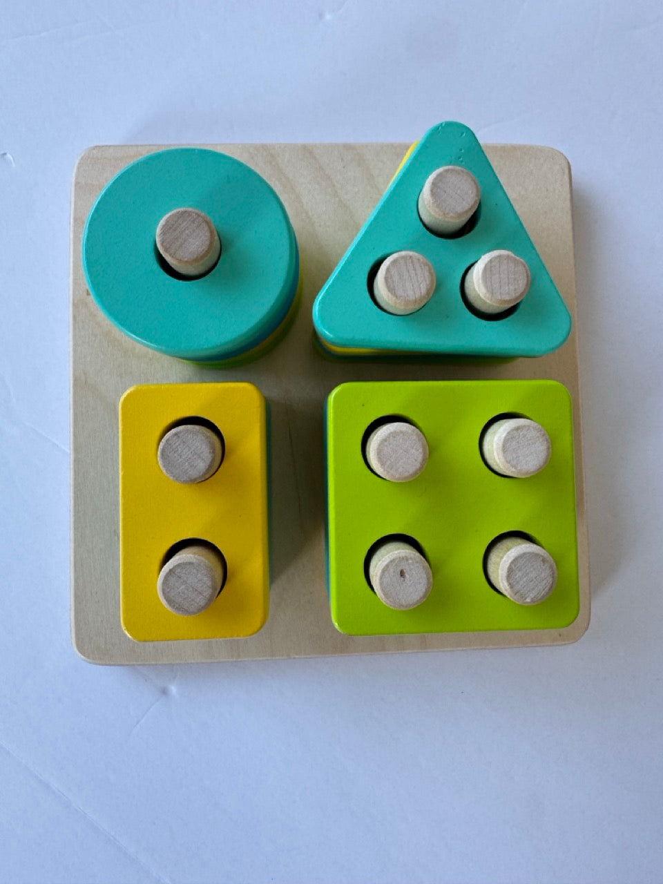#190 REDUCED Lovevery Sort & Stack Peg Puzzle