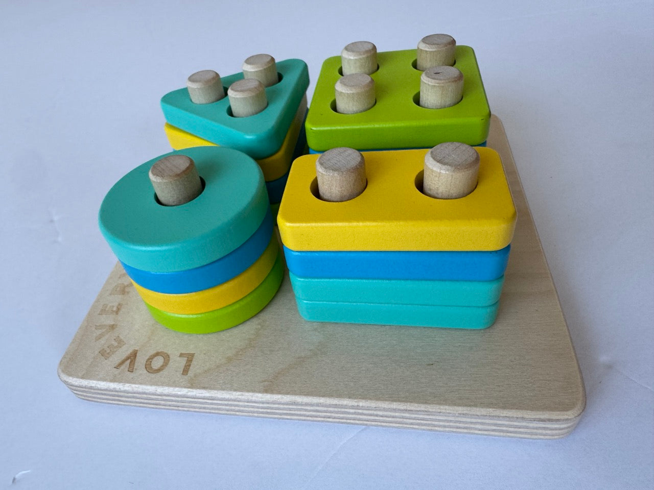 #190 REDUCED Lovevery Sort & Stack Peg Puzzle