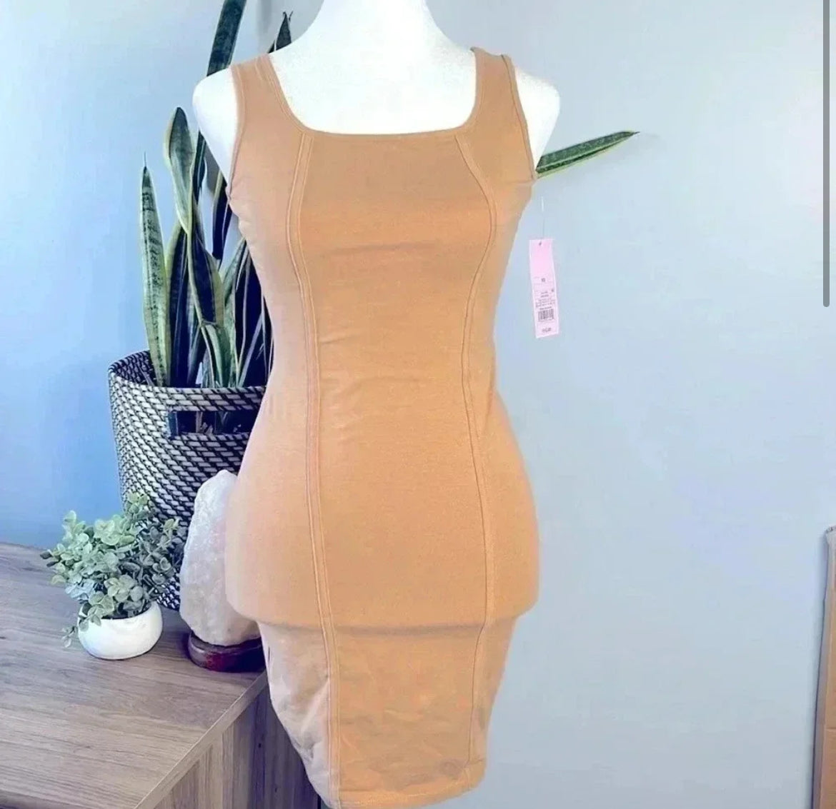 Seller #213 women’s XS tan Dress