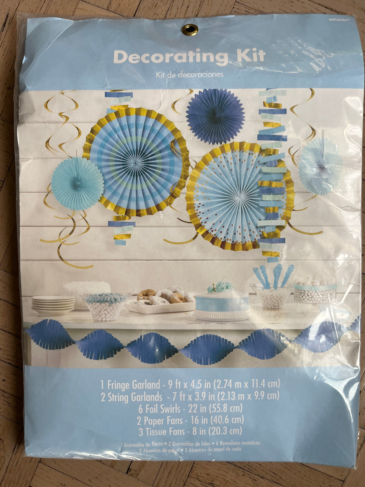 #195 Unopened NWT blue and gold boy decorating party kit