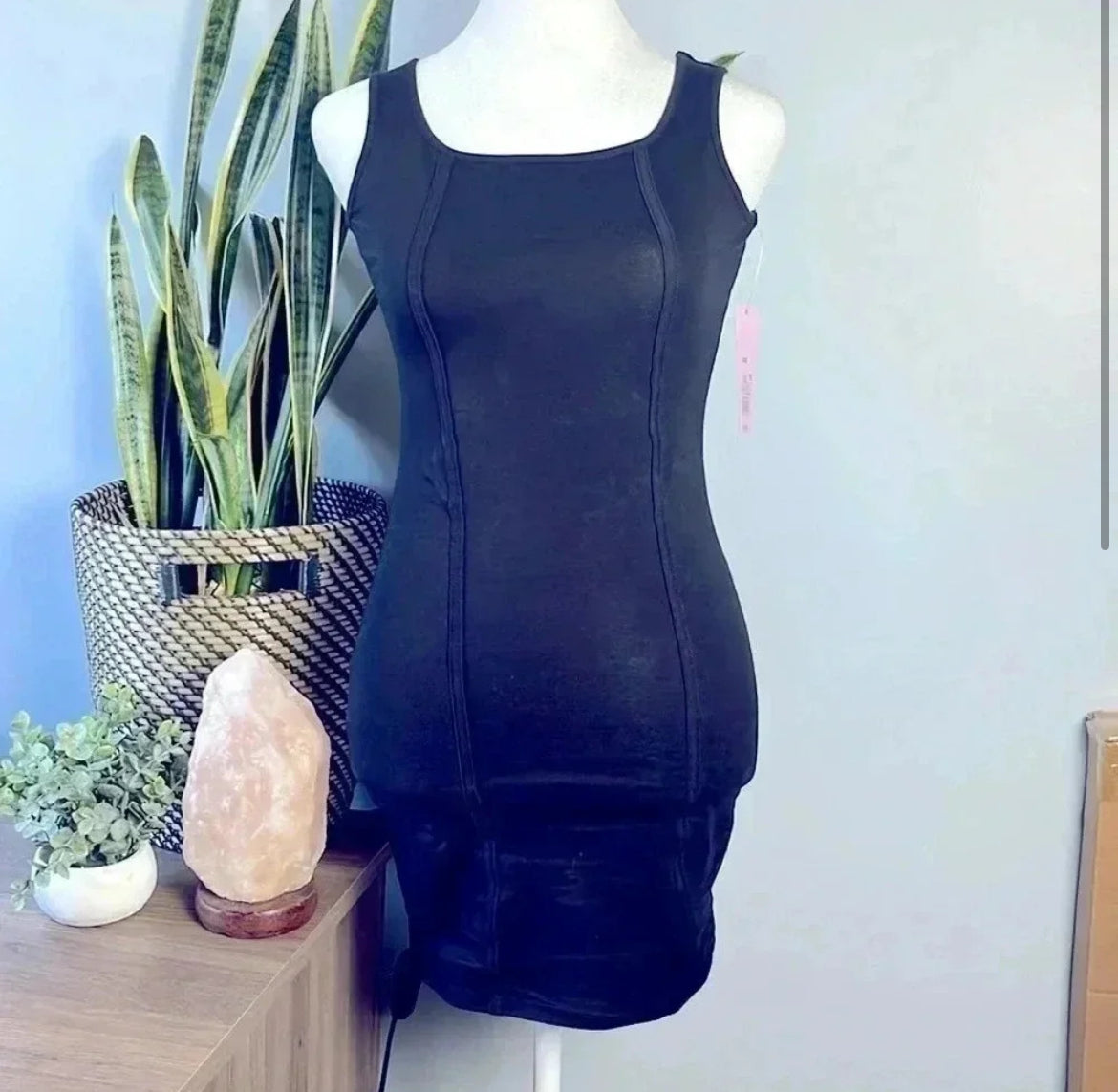 Seller #213 NWT Women’s XS little black dress