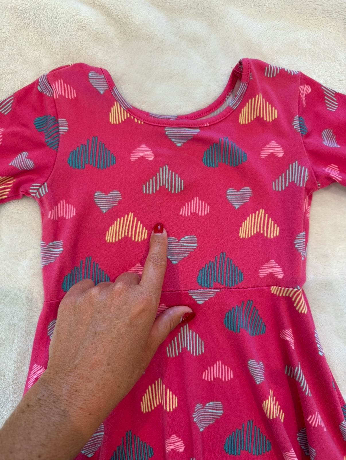 #46 Girls 4/5 Falls creek heart dress with tiny spot pictured guc