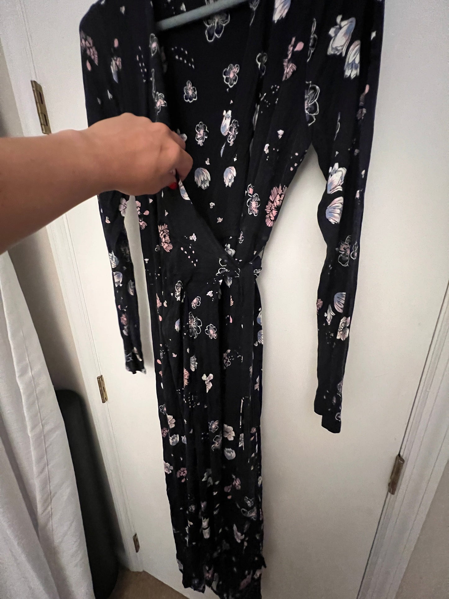 Seller #159 Pea in the Pod Sz Medium Maternity wrap dress