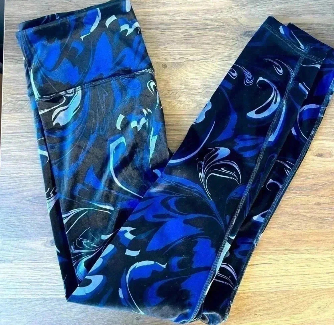 Seller #213 NWT XXS Athleta Elation Velvet Tights