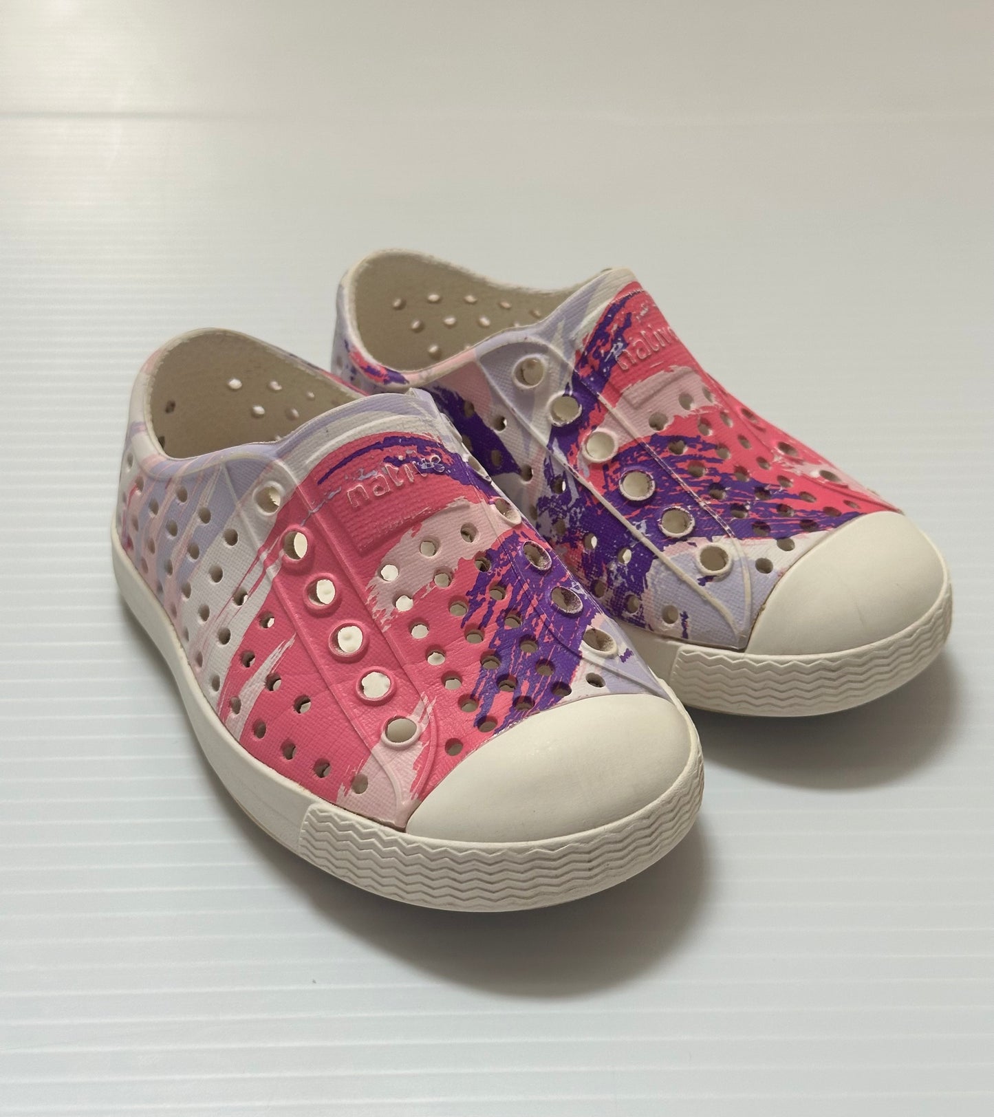 #168 Native Girls Size 5 Pink and Purple