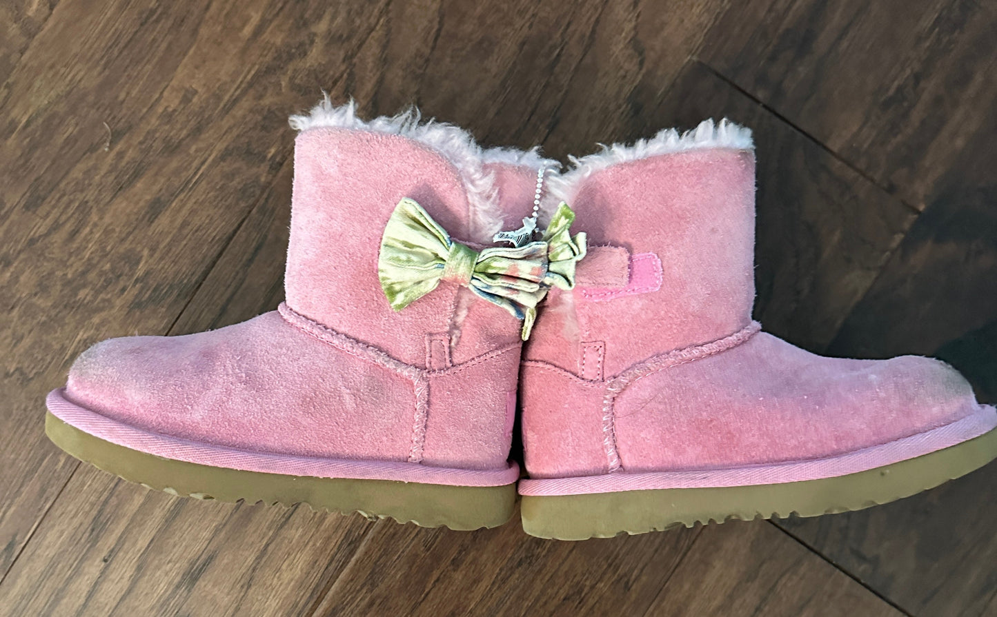 #218 Sz 9 pink leather UGG