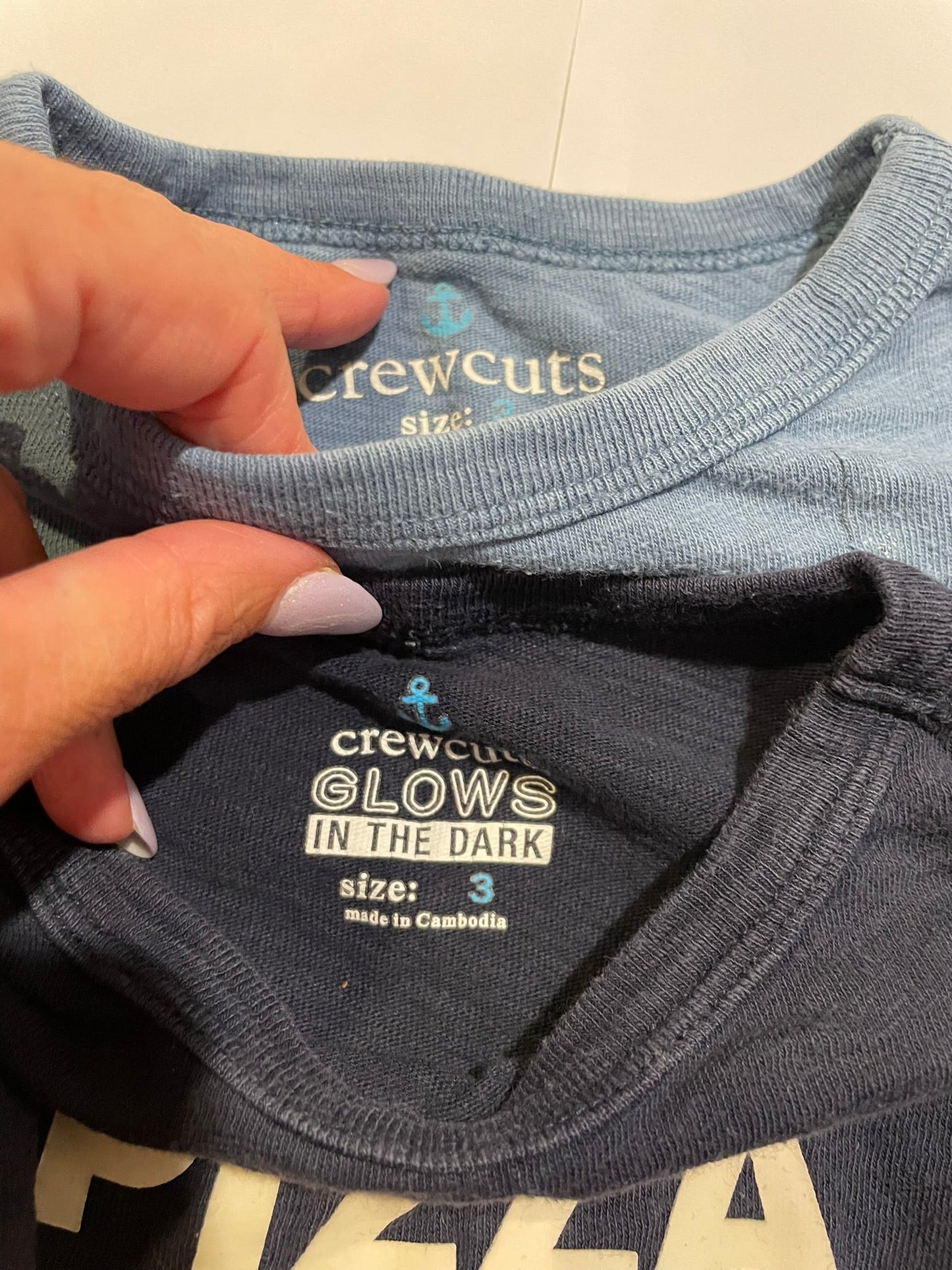 #126 Boys Crewcuts 3T set 2 LS Shirts (pizza, bear fishing) GUC