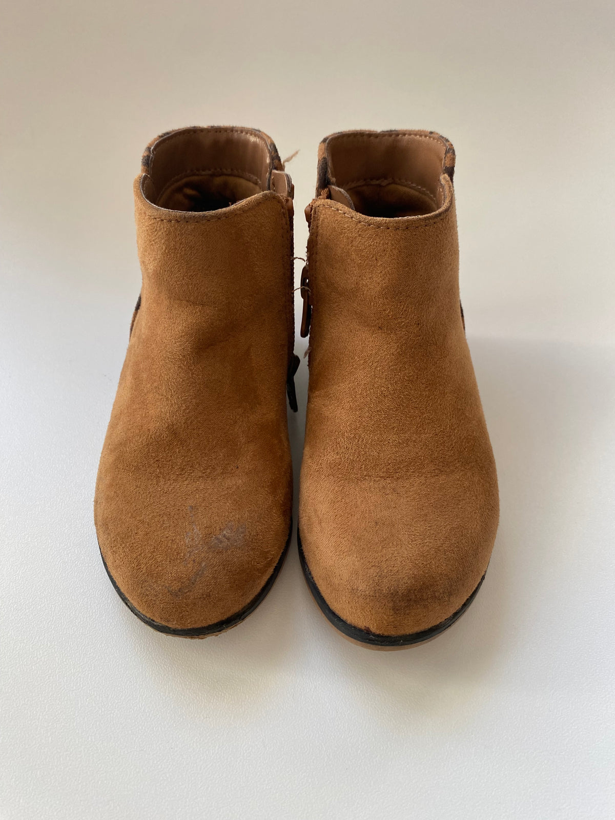 #117, Girls shoes 8c, Cat & Jack brown leopard boots, GUC