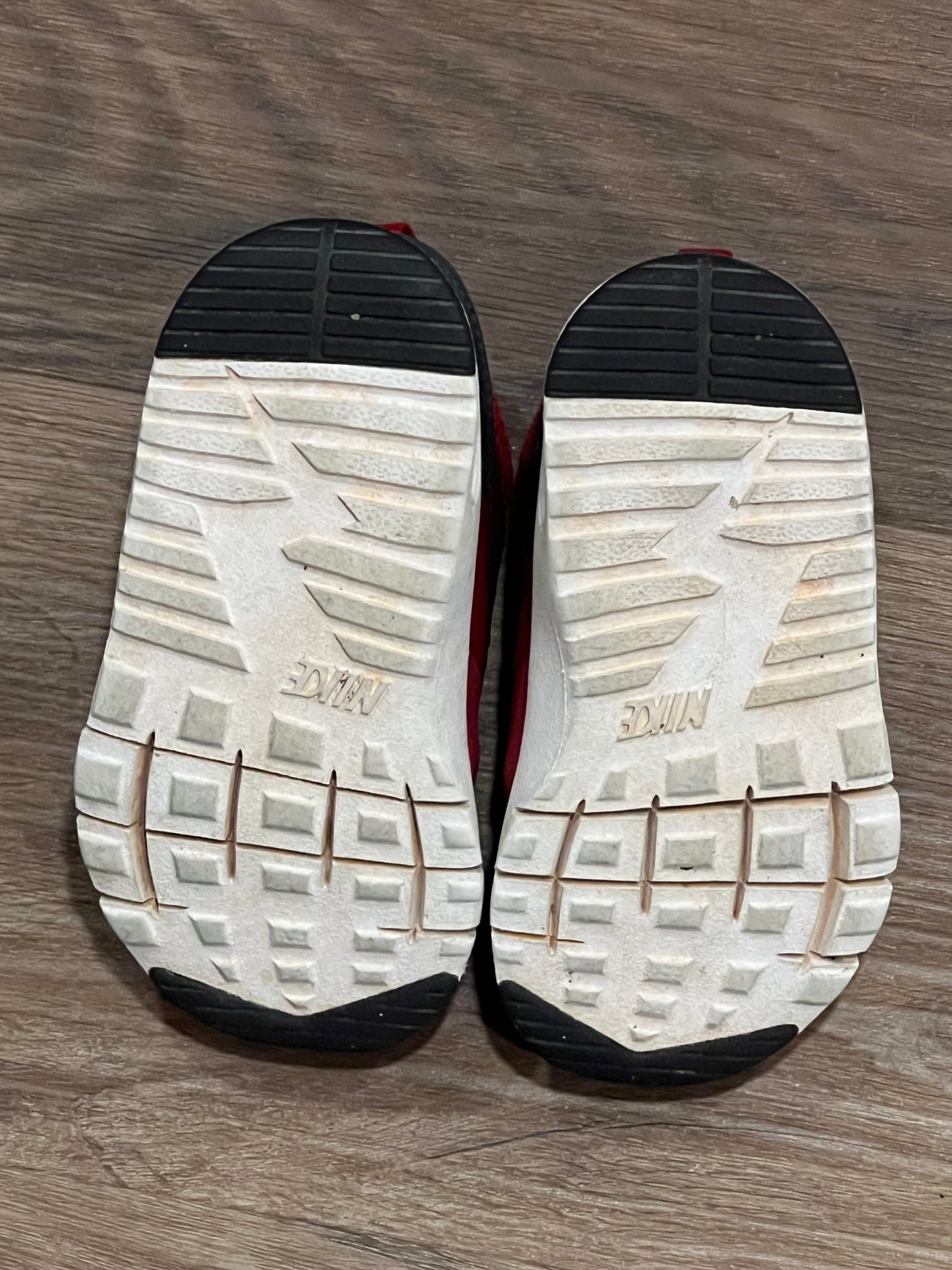 #24 Nike 6c shoes