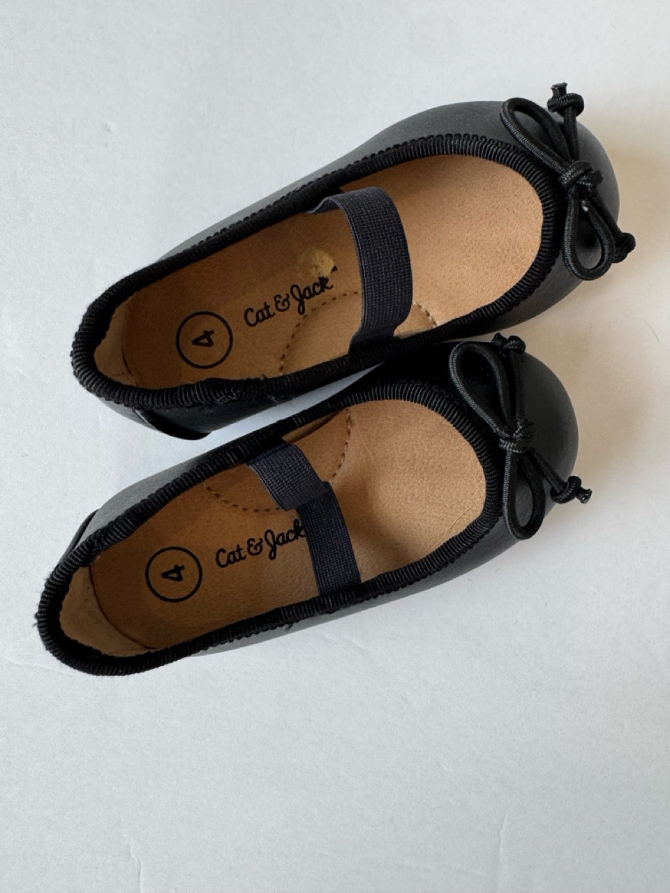 #190 Cat & Jack Mary Jane, Size 4T