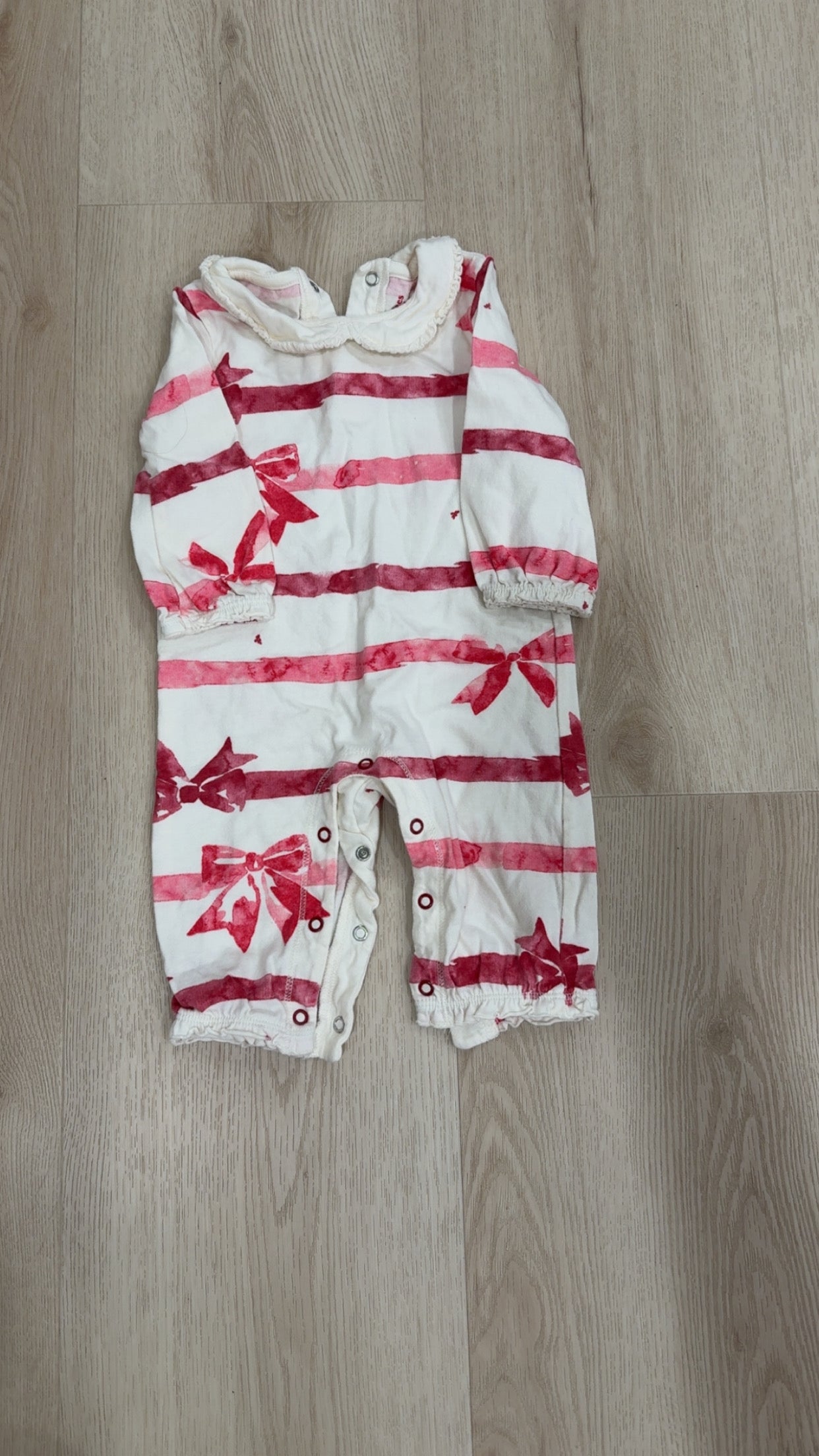 REDUCED! #49 Burts Bees Baby bow sleeper 0-3 months