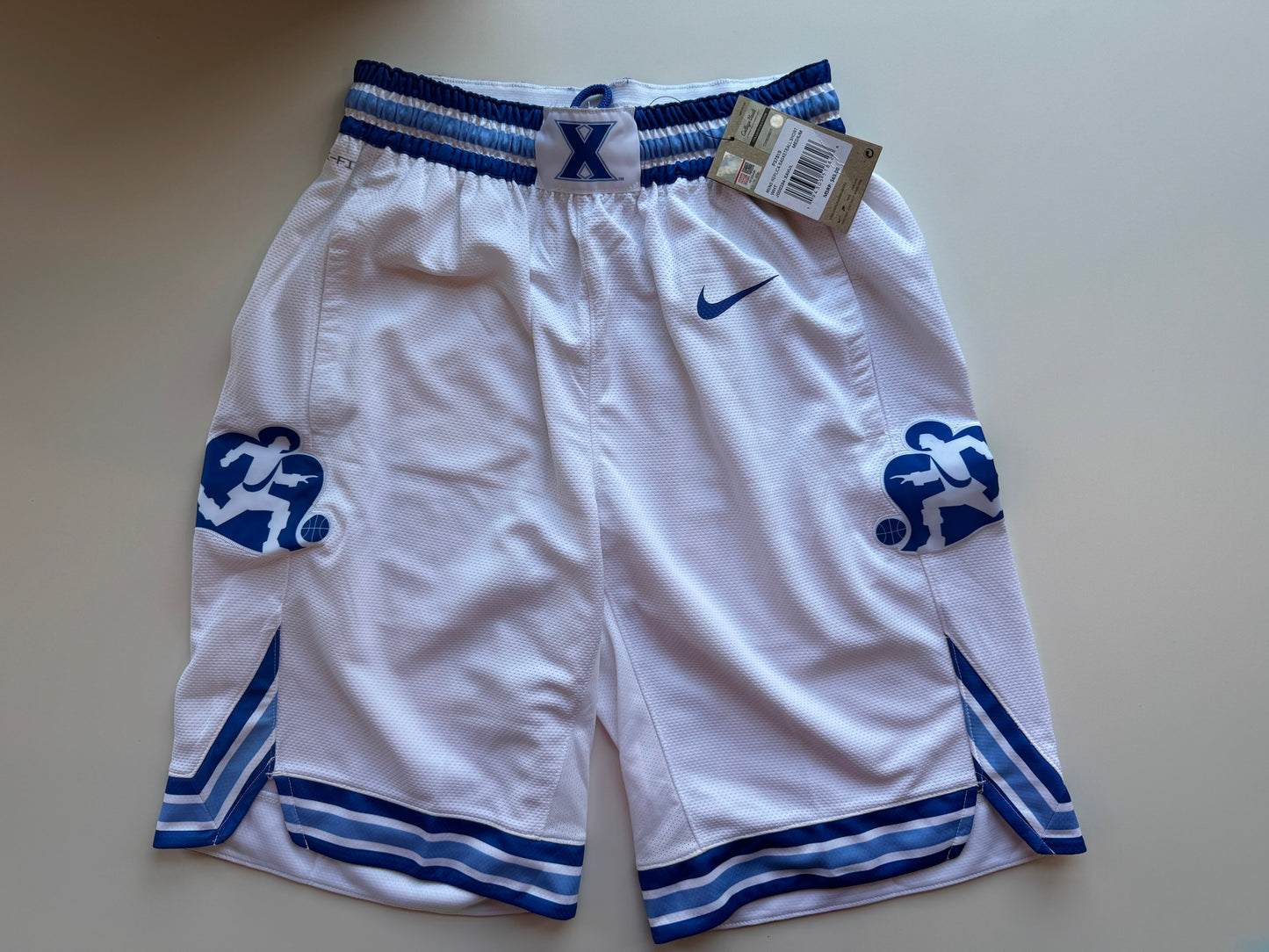 #32 NWT Nike Xavier Men’s M basketball shorts