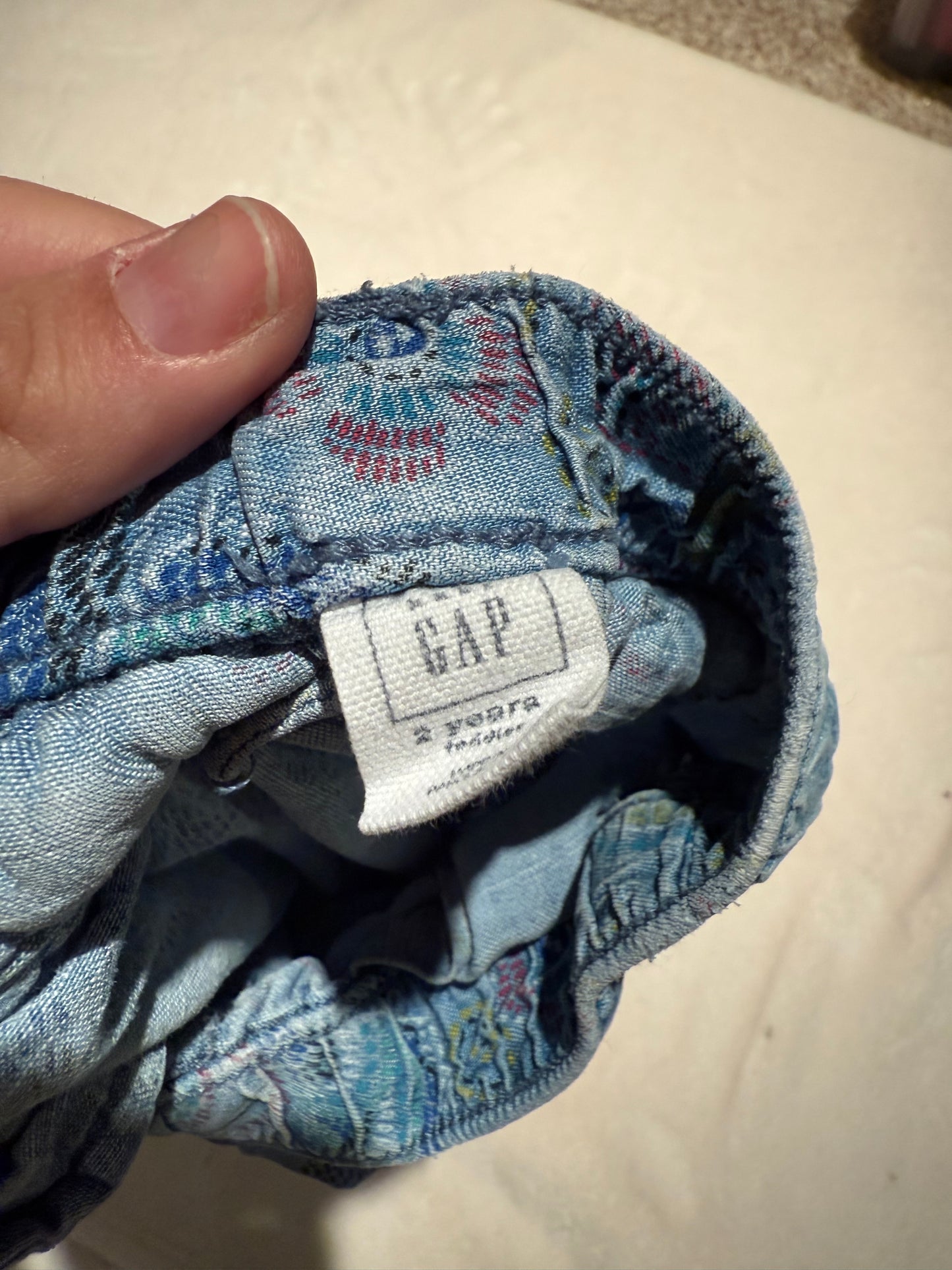 136 EUC Gap butterfly Jean/pants 2 years