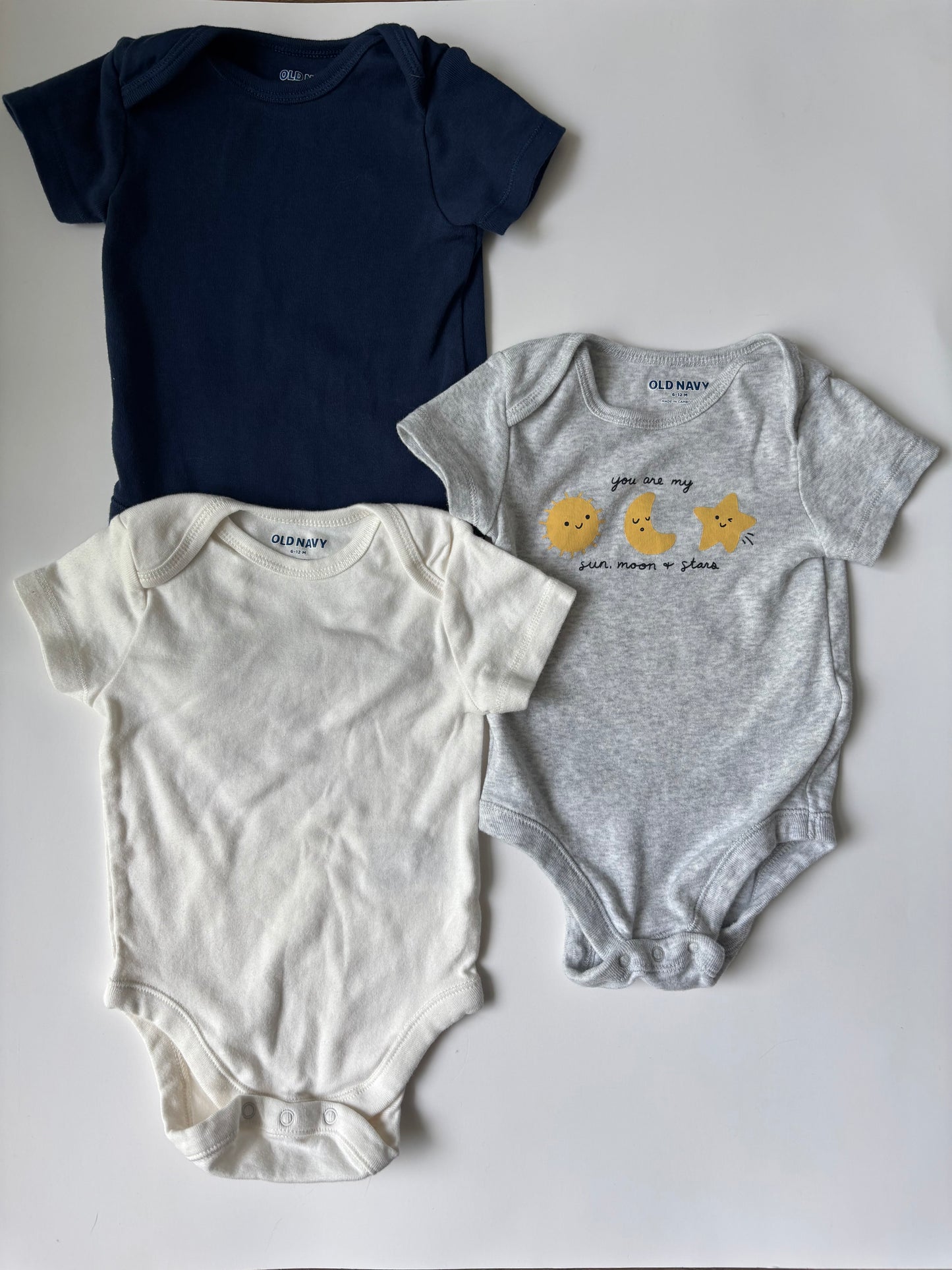 Seller #60 Neutral Onesie Bundle, Old Navy 6-12 Months EUC