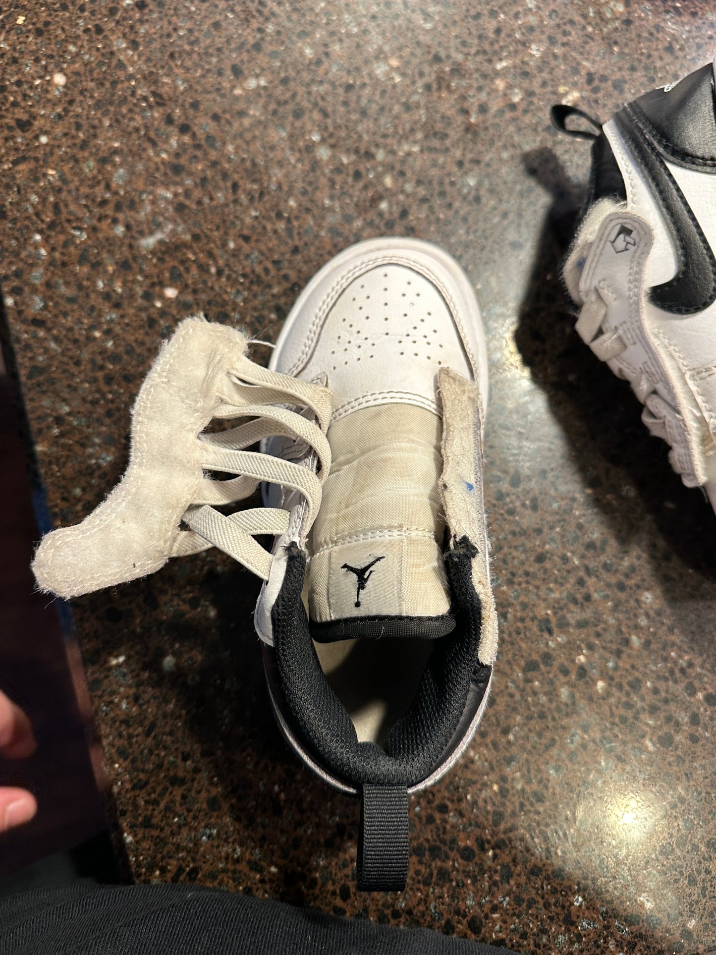 #218 Sz11c Nike Jordans