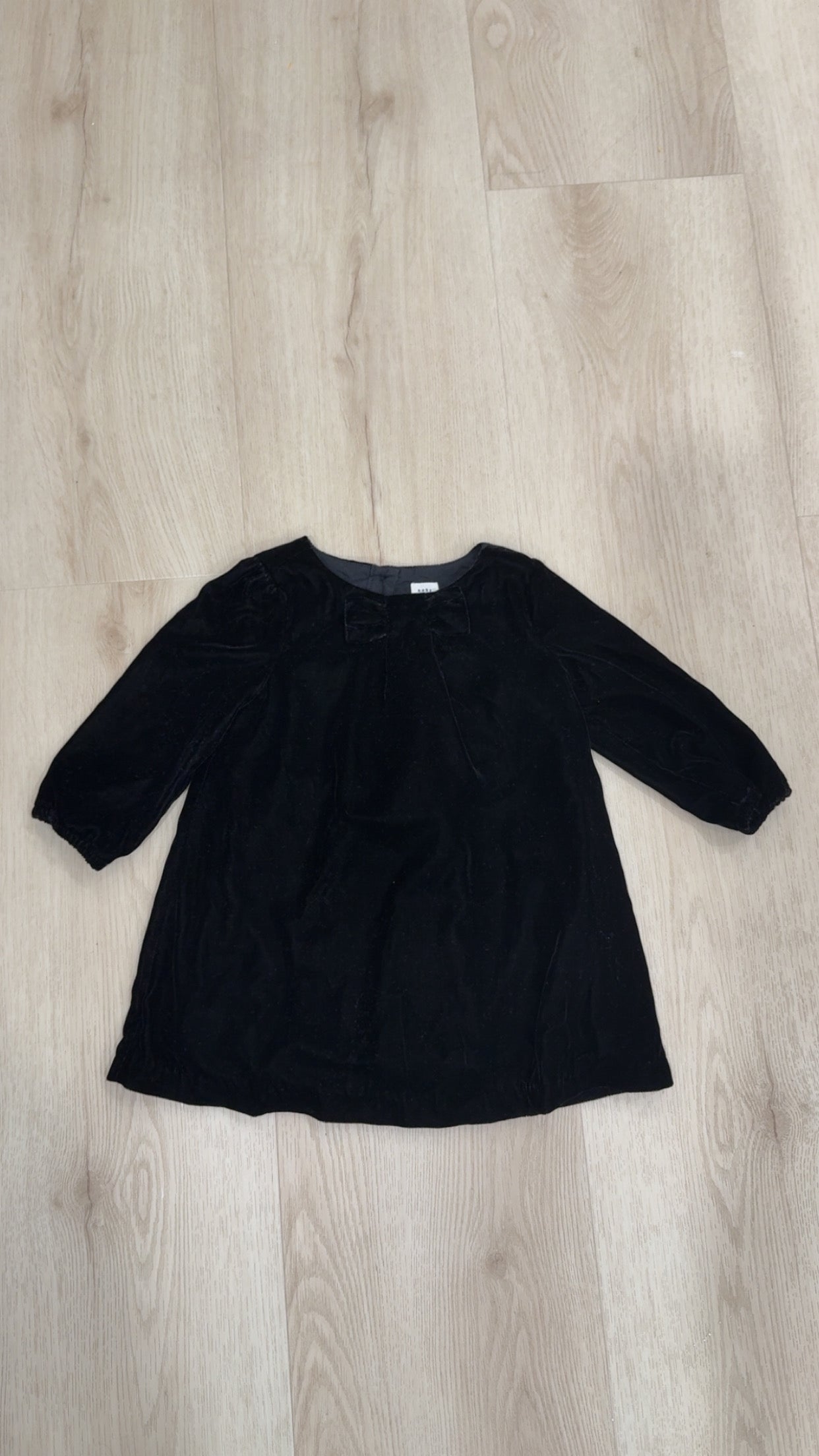 REDUCED! #49 girls Baby Gap black velvet dress 18-24 months EUC