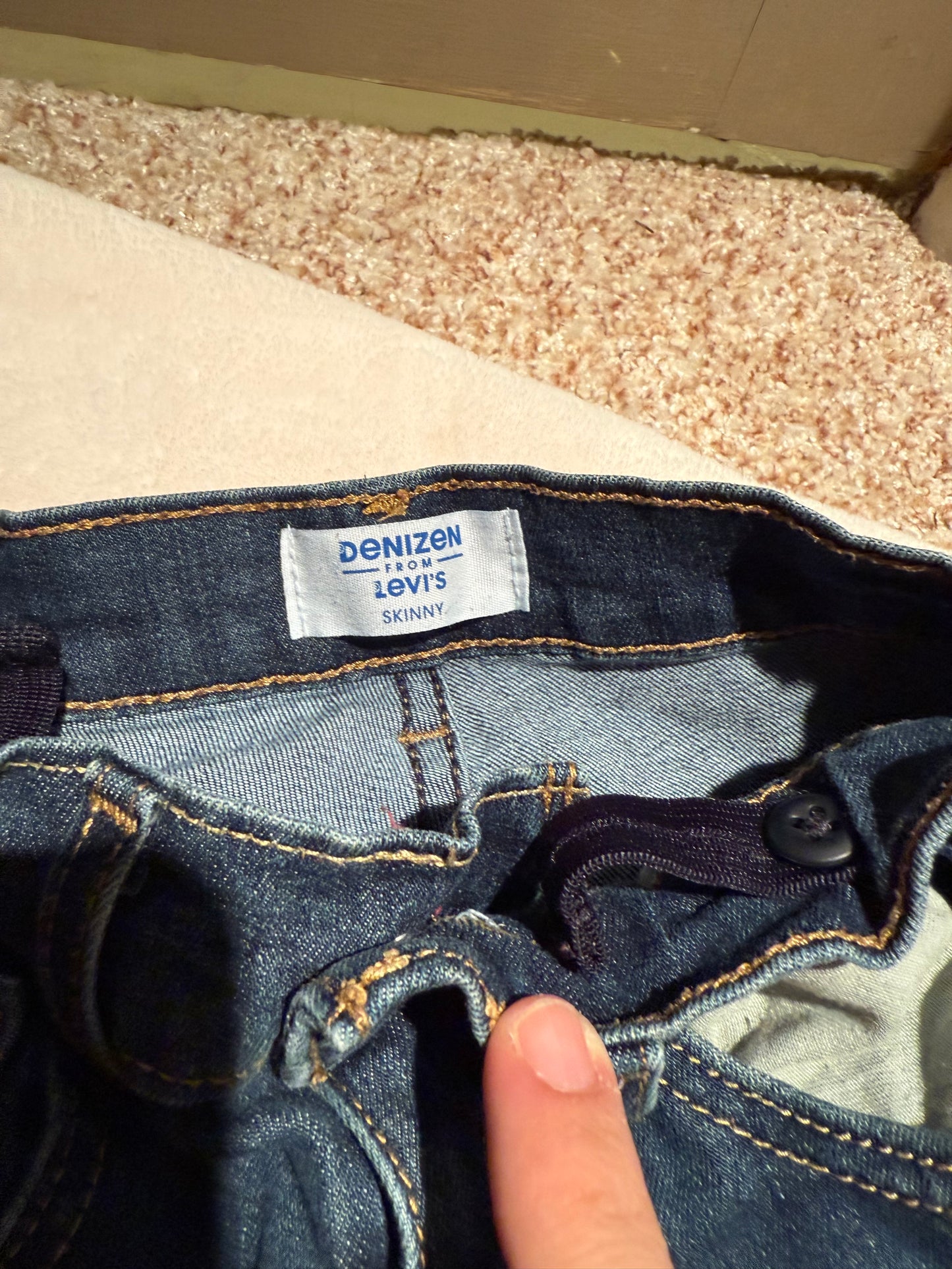 136 EUC Denizen Levi’s skinny 10 R jeans boys