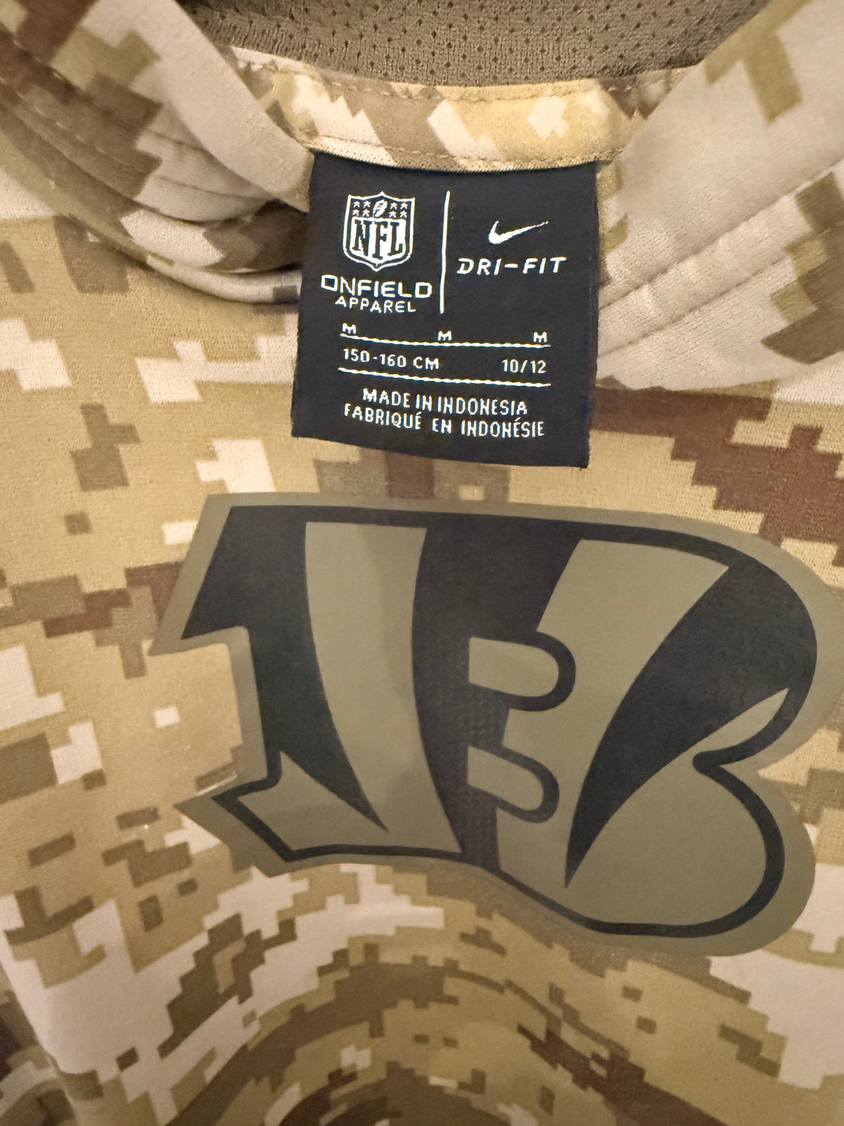 #143 Nike Cincinnati Bengals NFL Onfield Apparel Dri-Fit military appreciation camo licensed sweatshirt size medium (M 10/12)