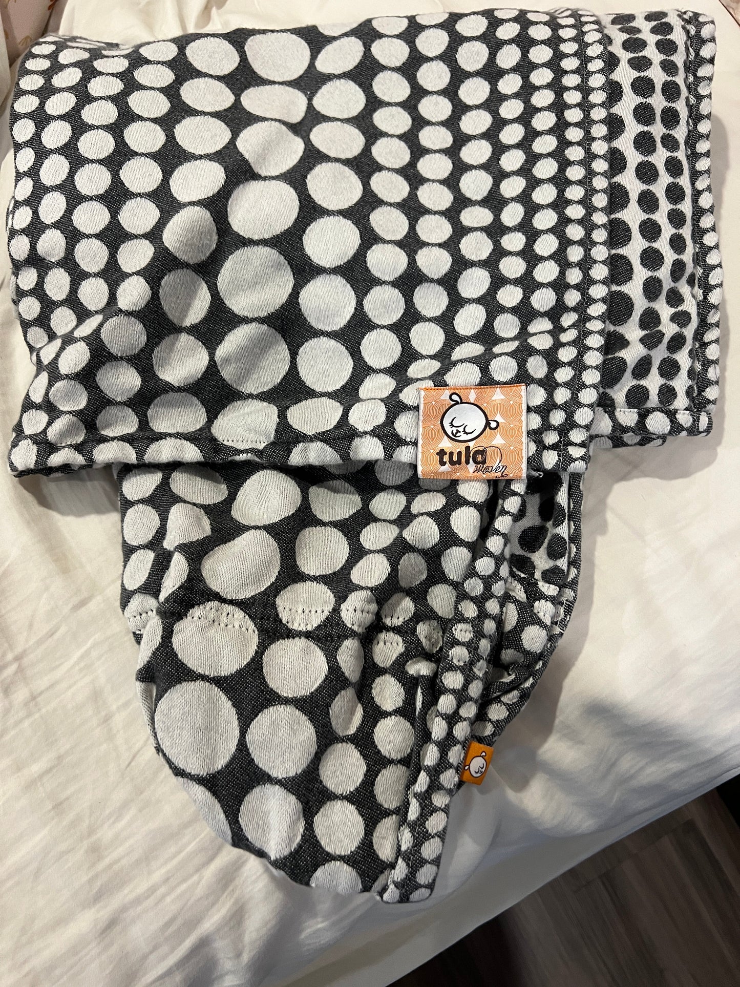 #77 - - EUC Tula - Black/White Babywearing Sling