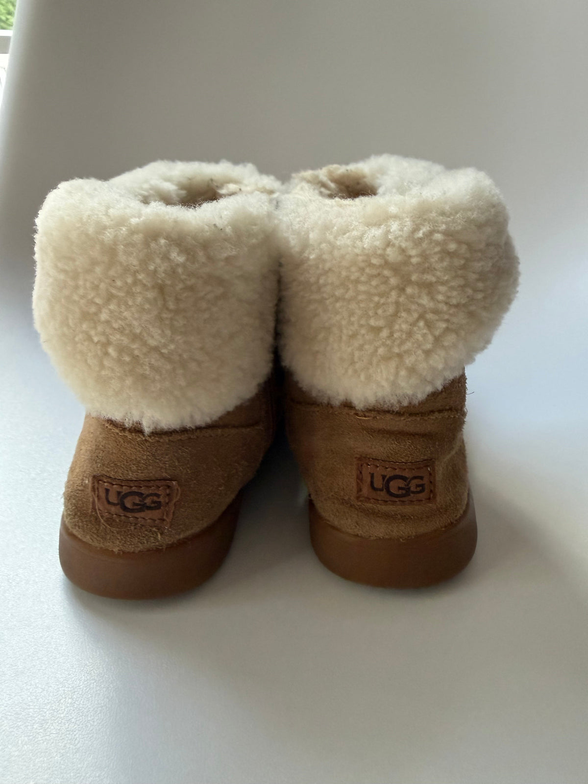 #117, Girls shoes 10c, Ugg brown suede boots with fur, GUC