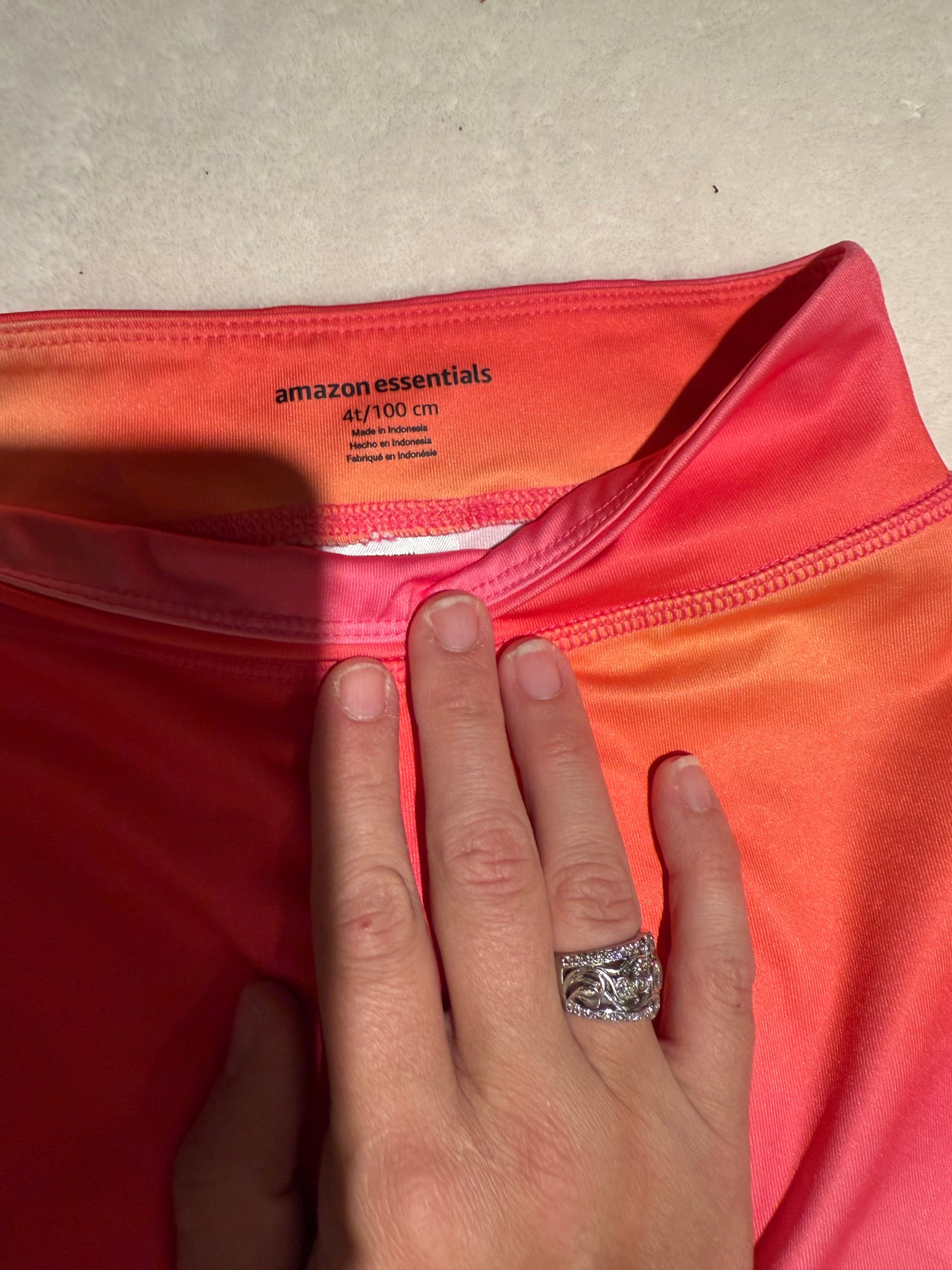 136 EUC 4t athletic leggings