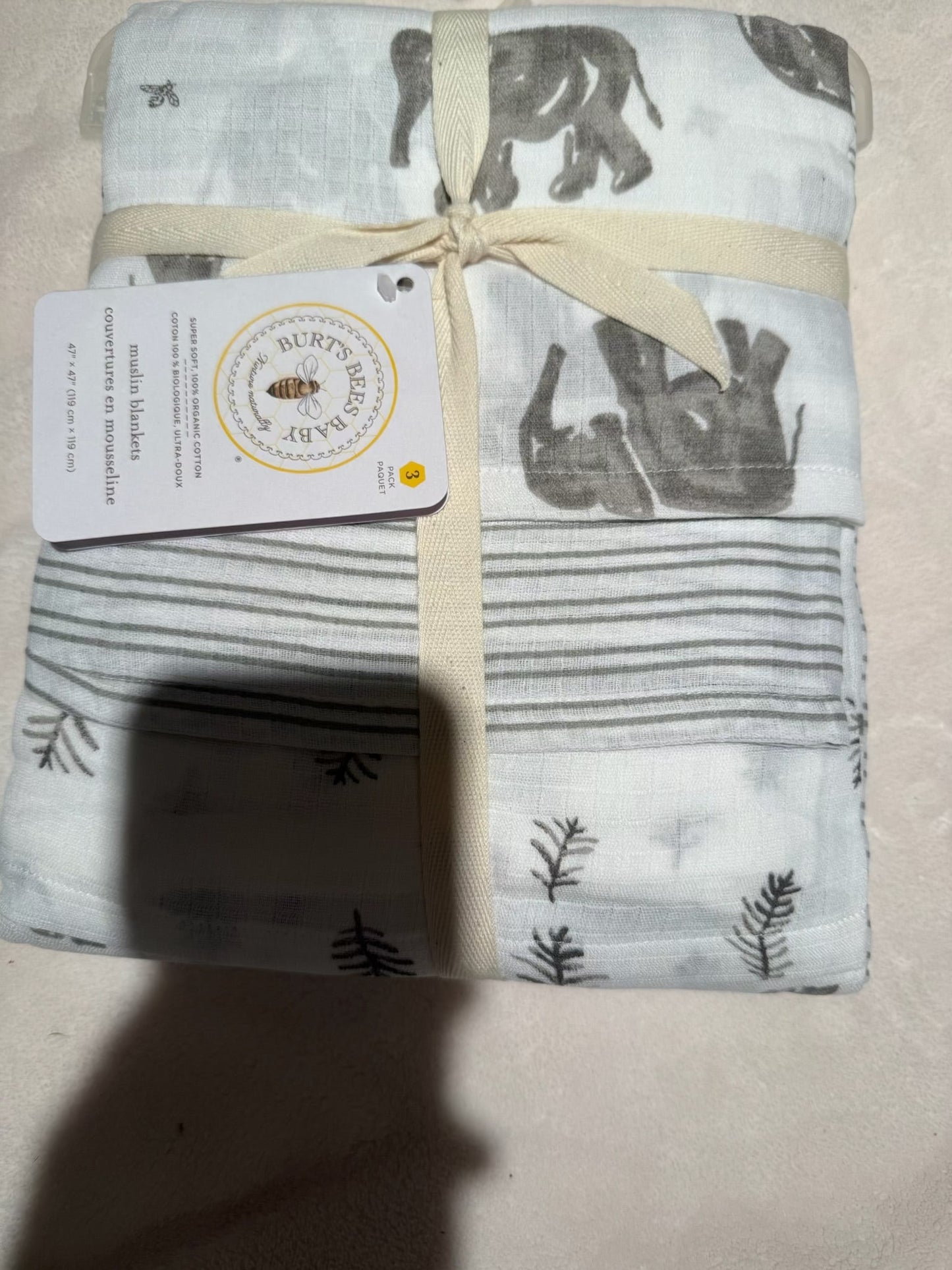 136 nwt burts bees swaddle blankets -great baby gift