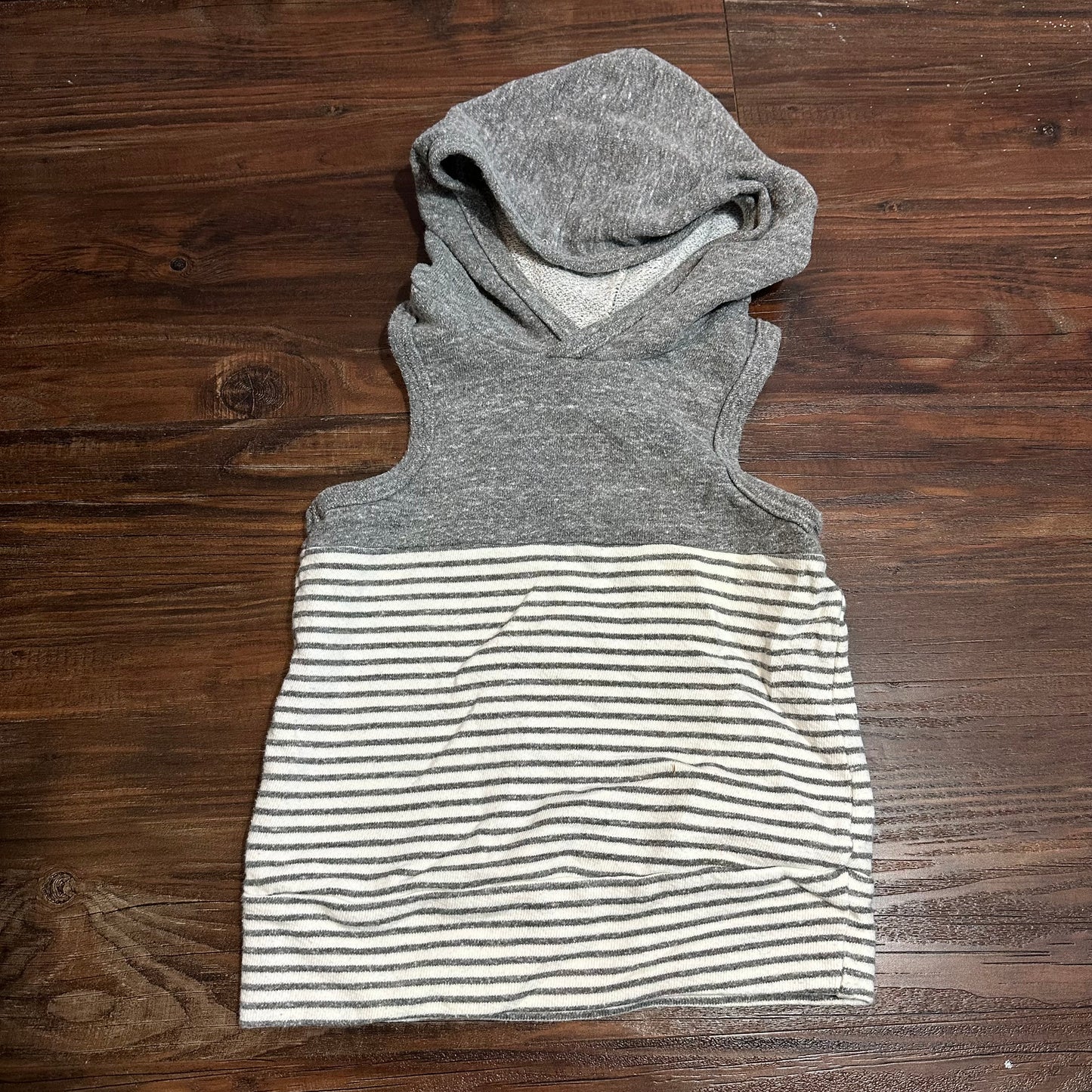 #26 Little Bipsy Hooded tank 18-24M