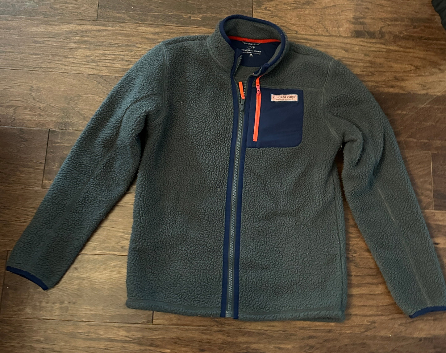 #218 Sz yM Vineyard Vines fleece zip up