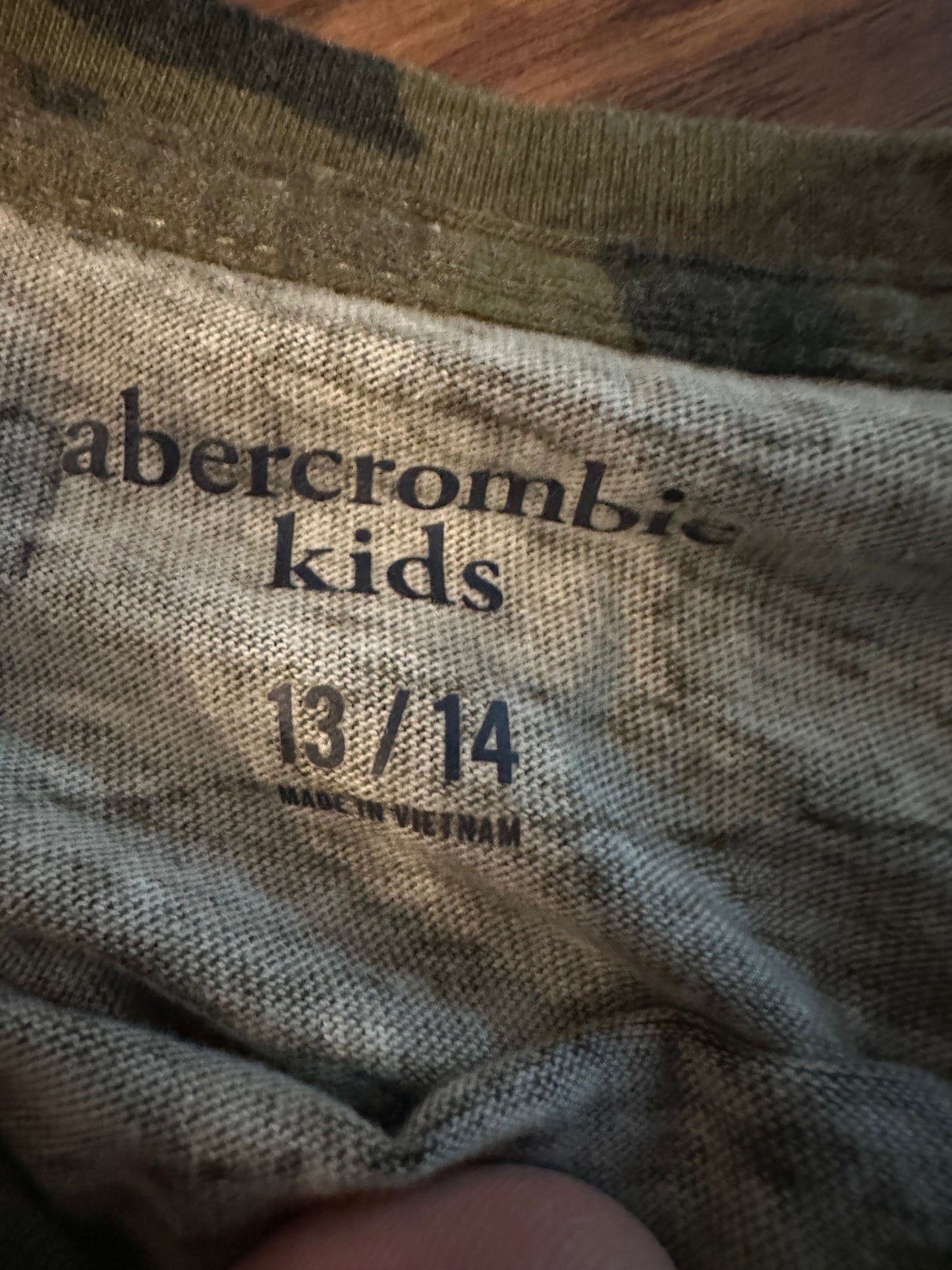 #218 sz13/14 Abercrombie long sleeve