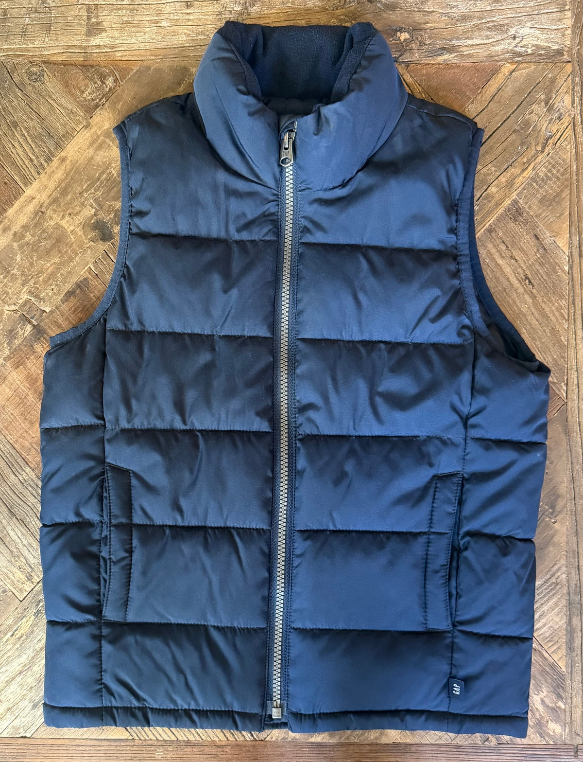 #75 Gap Kids Navy Puffer Vest, Size Small (6-7)