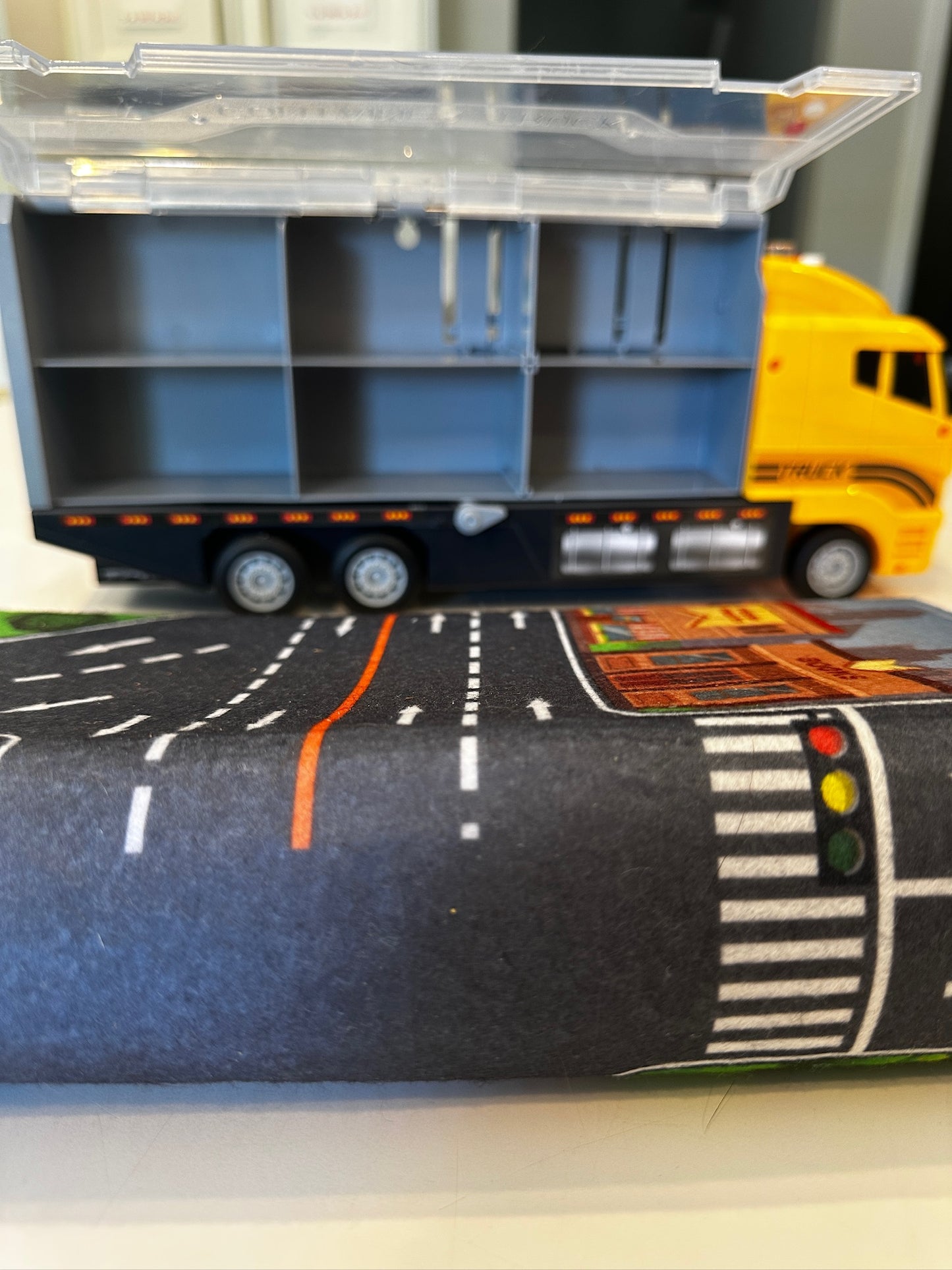 #33 Carrier Truck