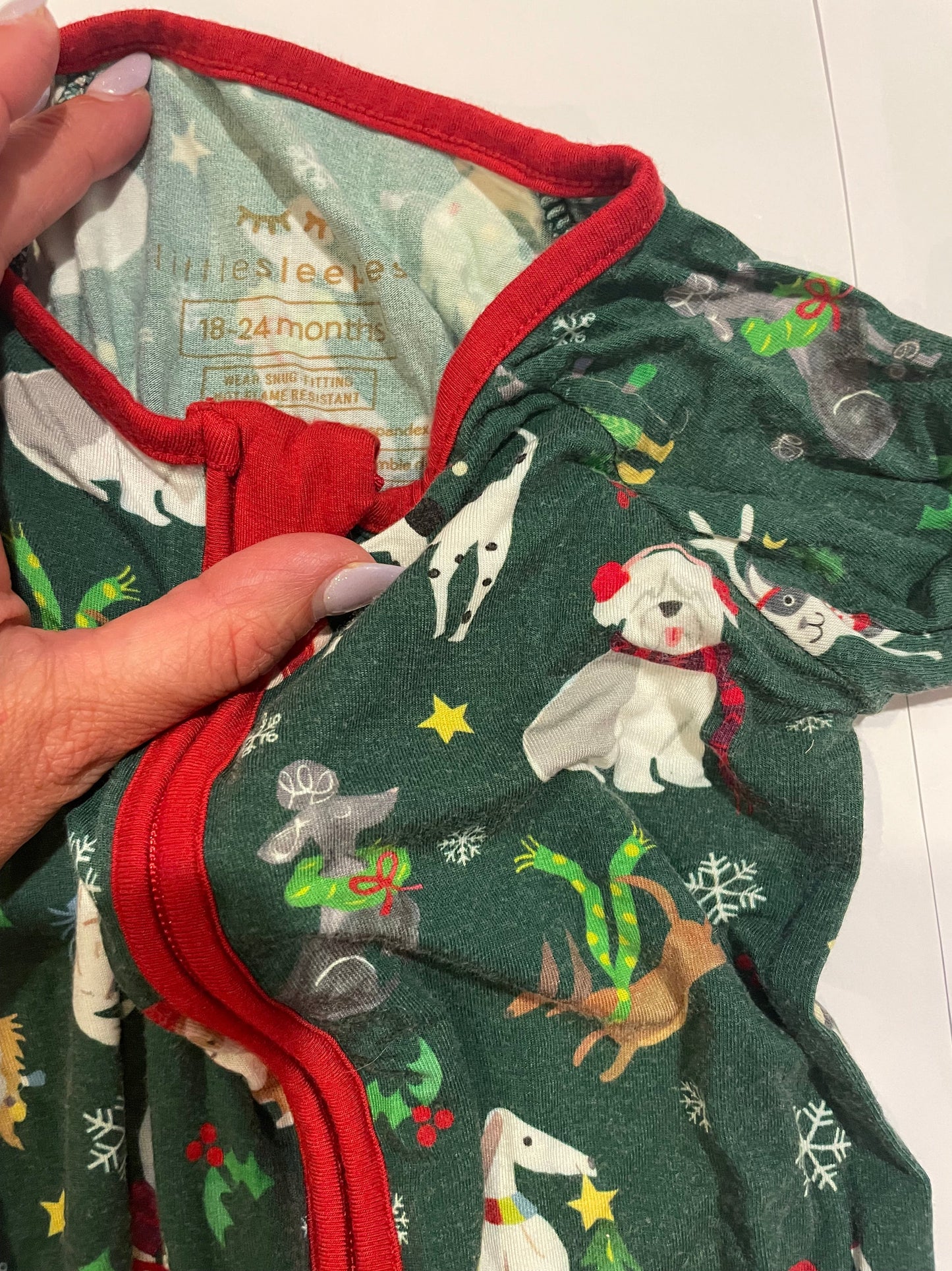 #126 Little Sleepies 18-24m holiday dog zipper jammies VGUC